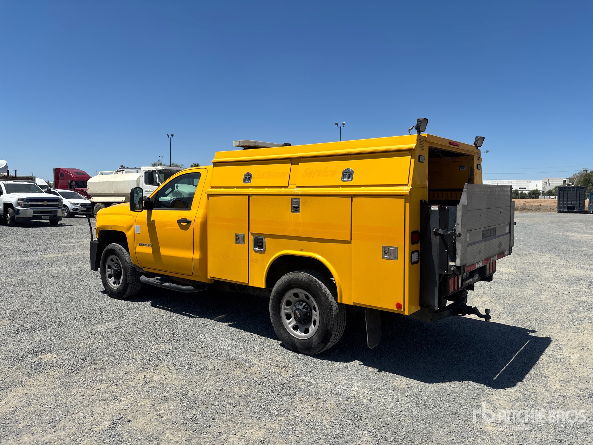 General Appearance with Picture, Left Rear Corner