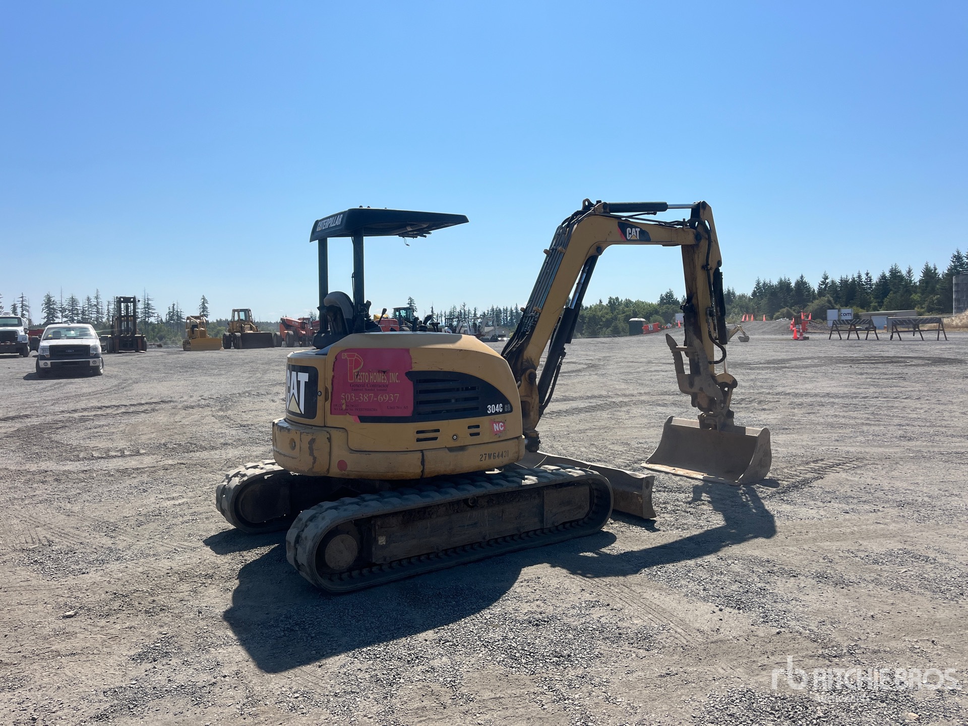 General Appearance with Picture, Right Rear Corner