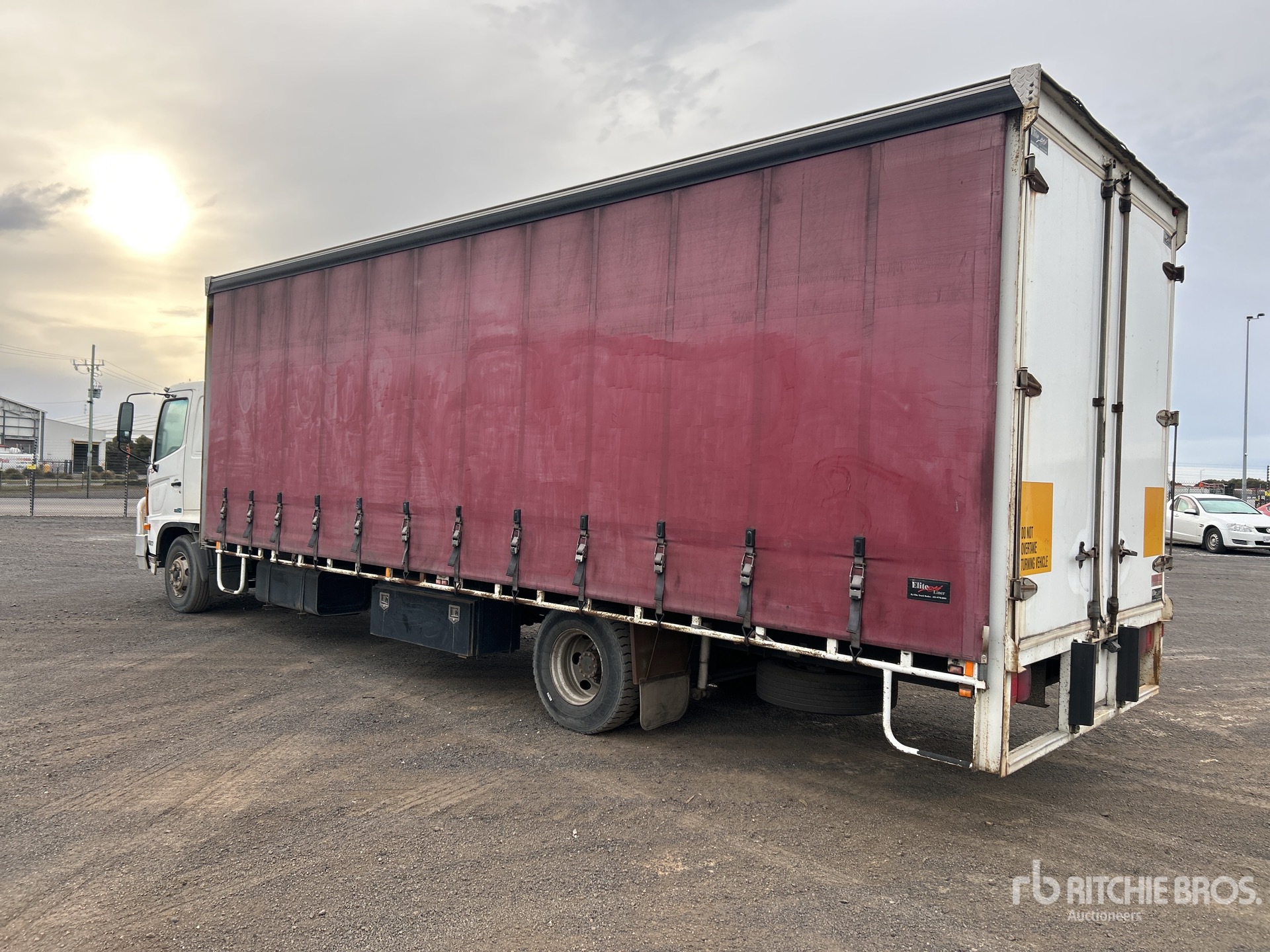General Appearance with Picture, Right Rear Corner