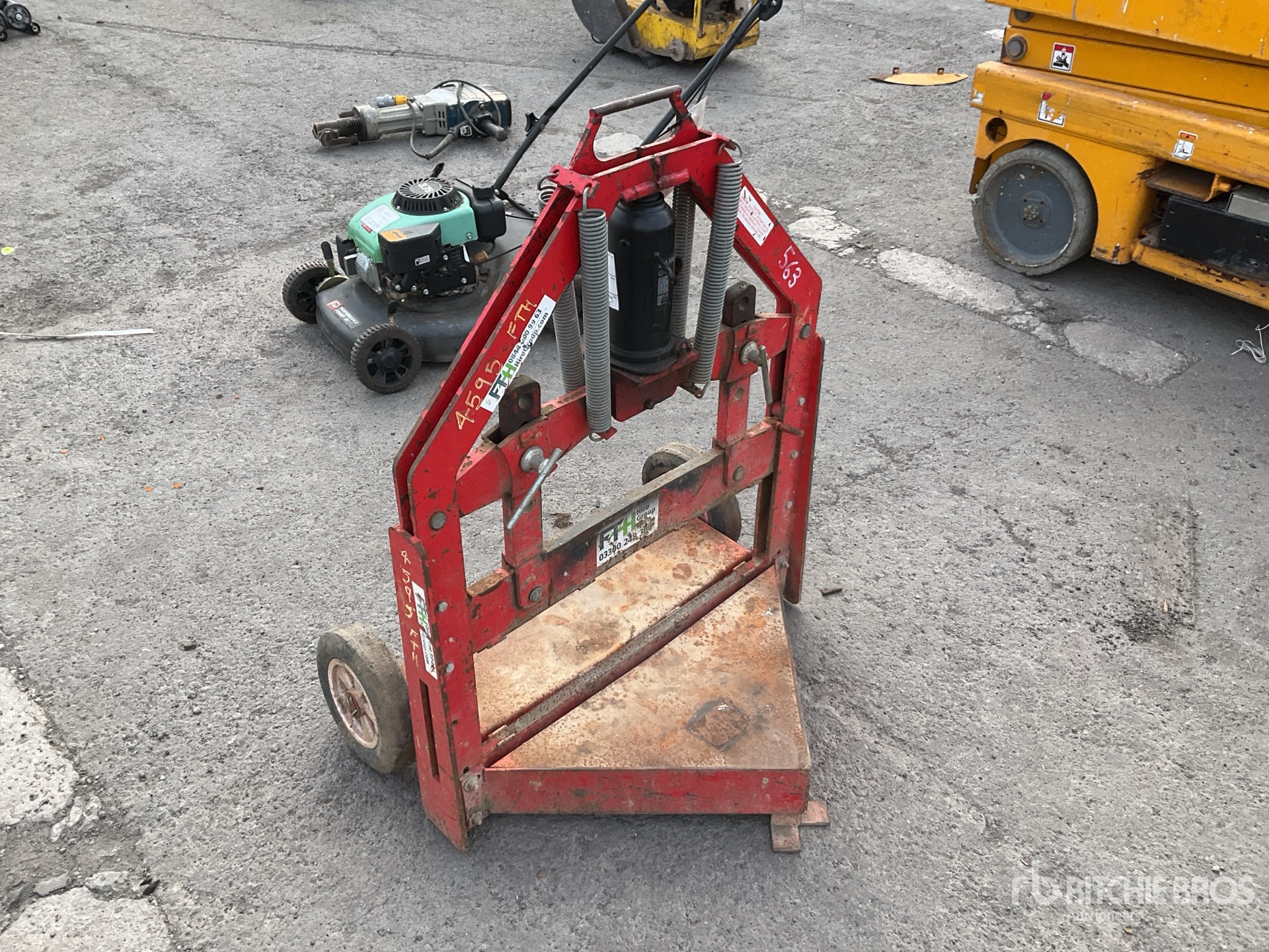 General Appearance with Picture, Right Rear Corner