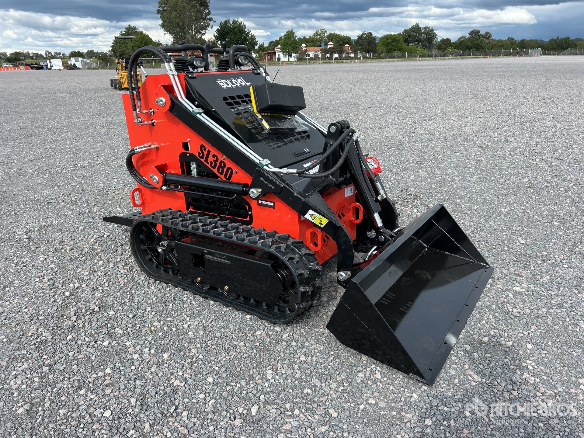 MINI CARGADOR SOBRE ORUGAS 2025 SDLOOL 380R