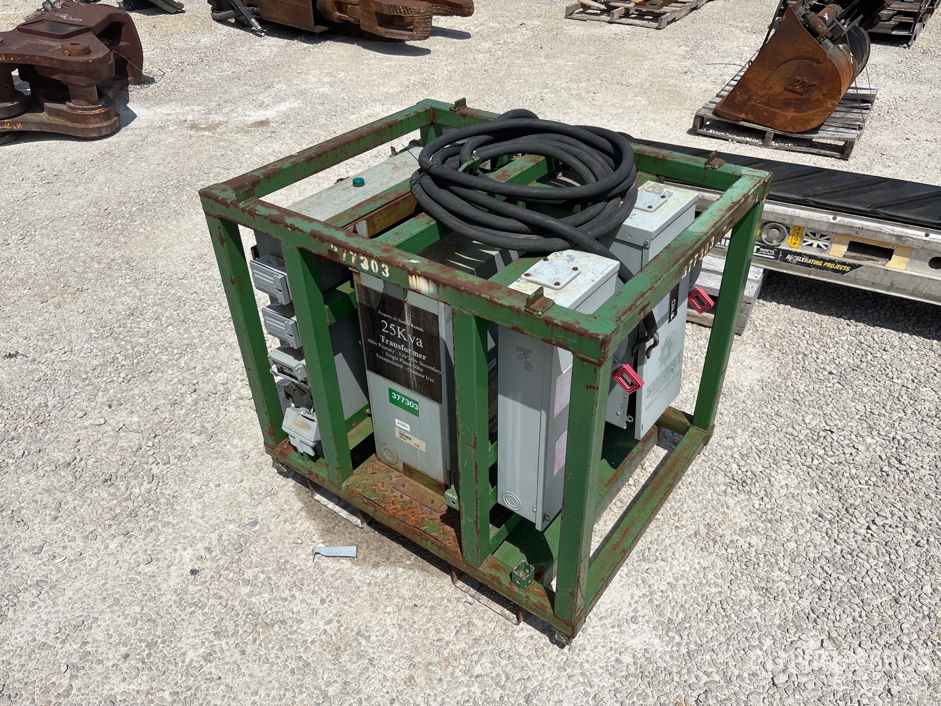 General Appearance with Picture, Left Rear Corner