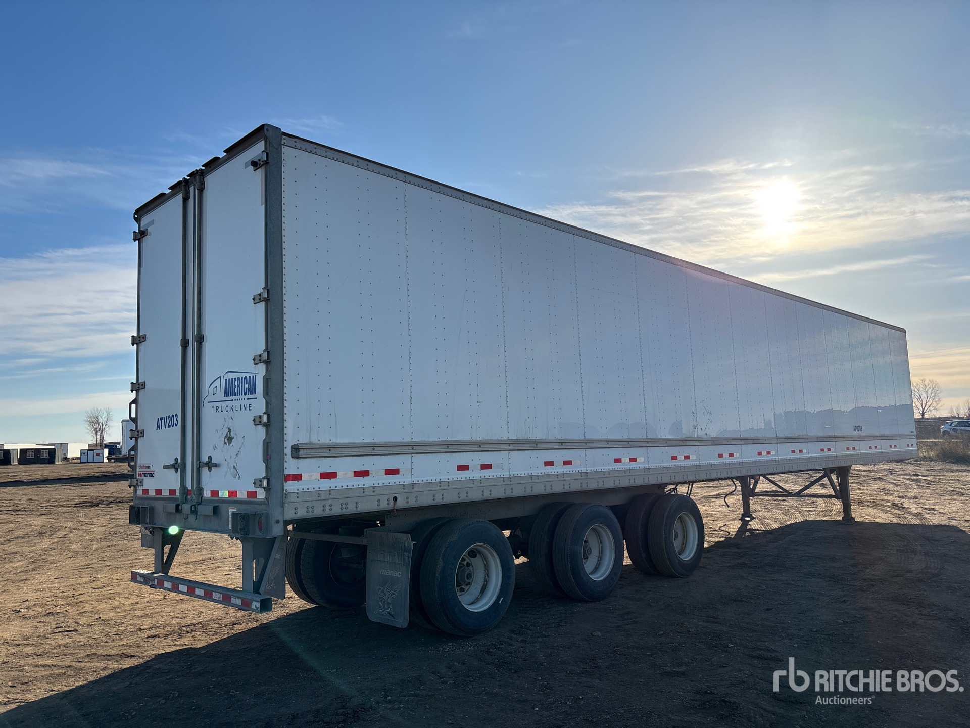 Aspect général with Image, coin arrière droit