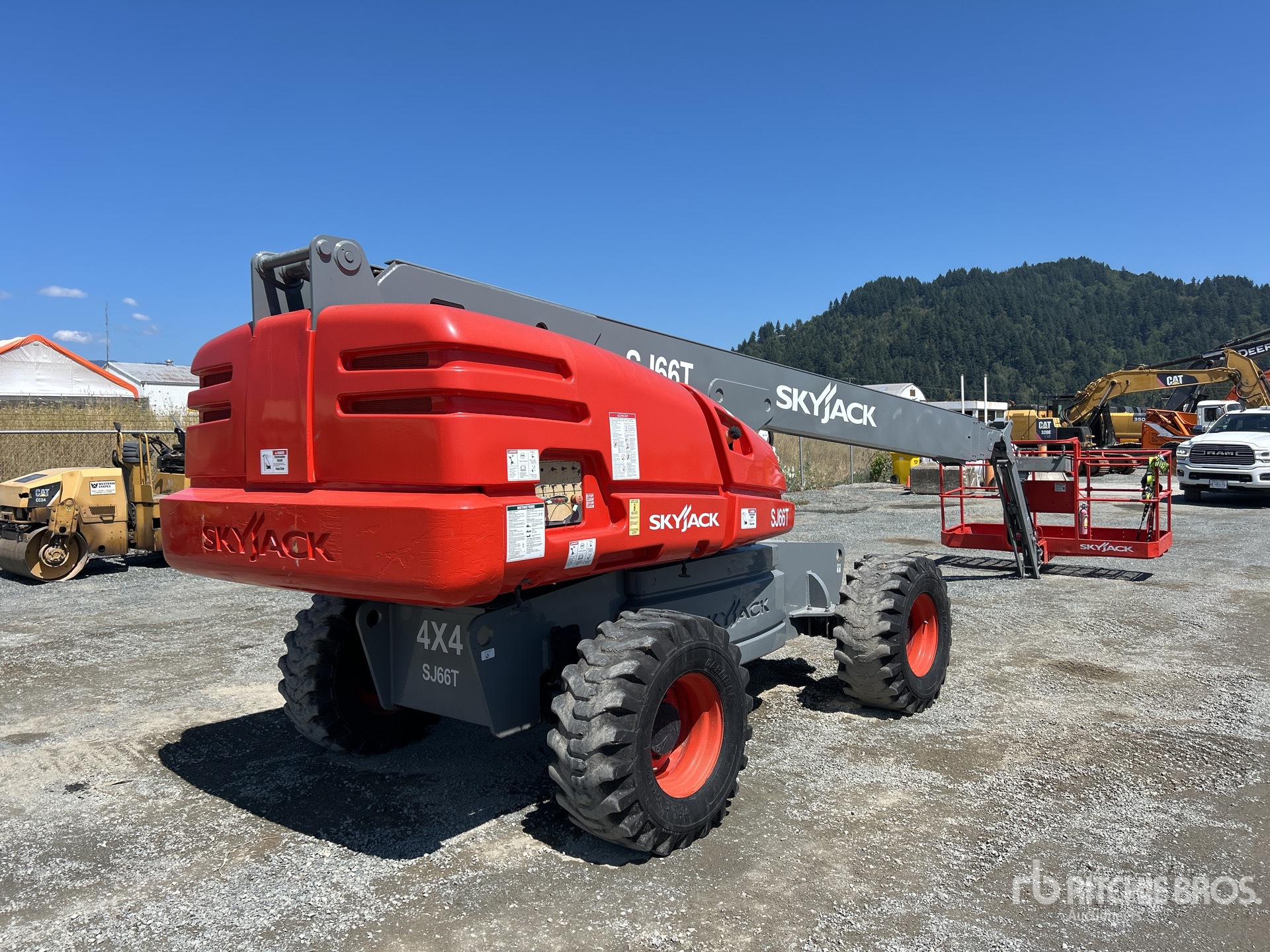 General Appearance with Picture, Right Rear Corner