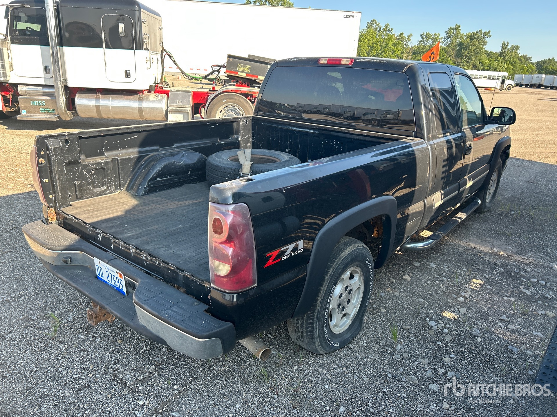 General Appearance with Picture, Right Rear Corner