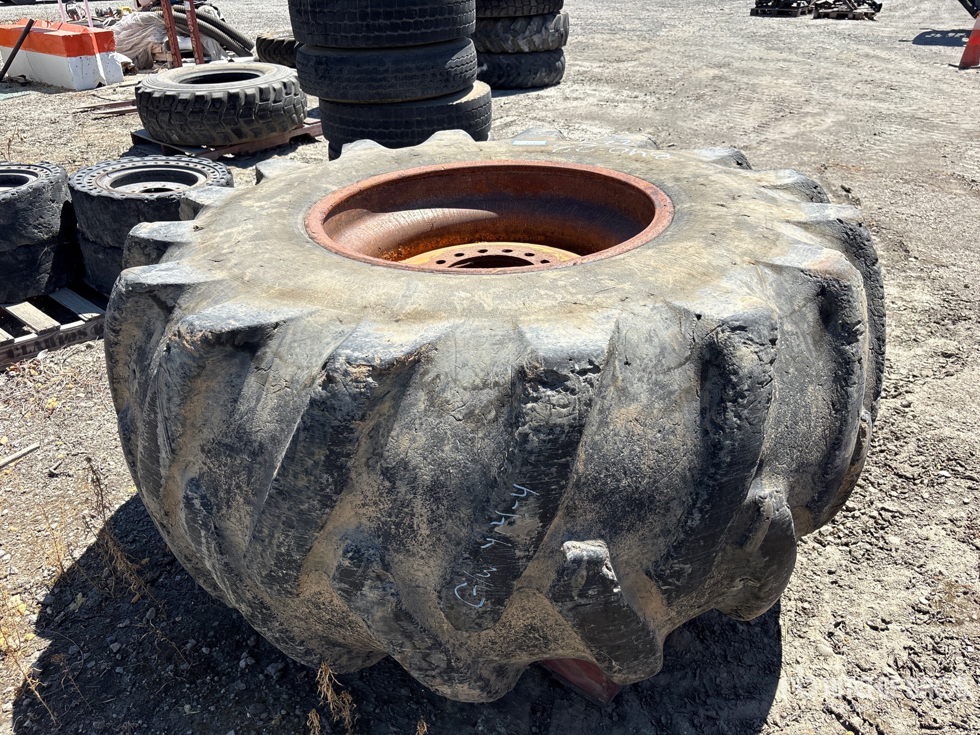 General Appearance with Picture, Right Rear Corner