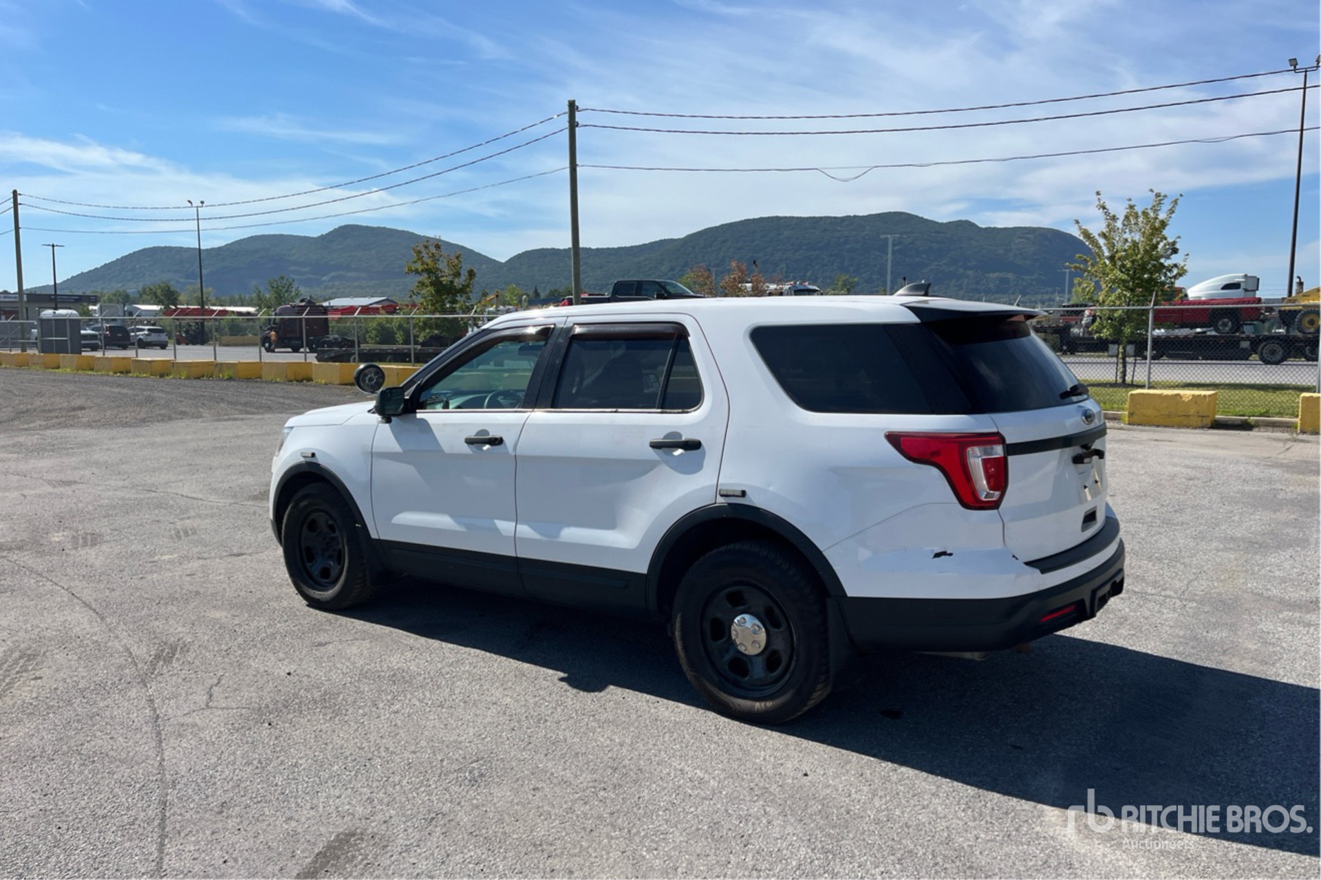General Appearance with Picture, Left Rear Corner