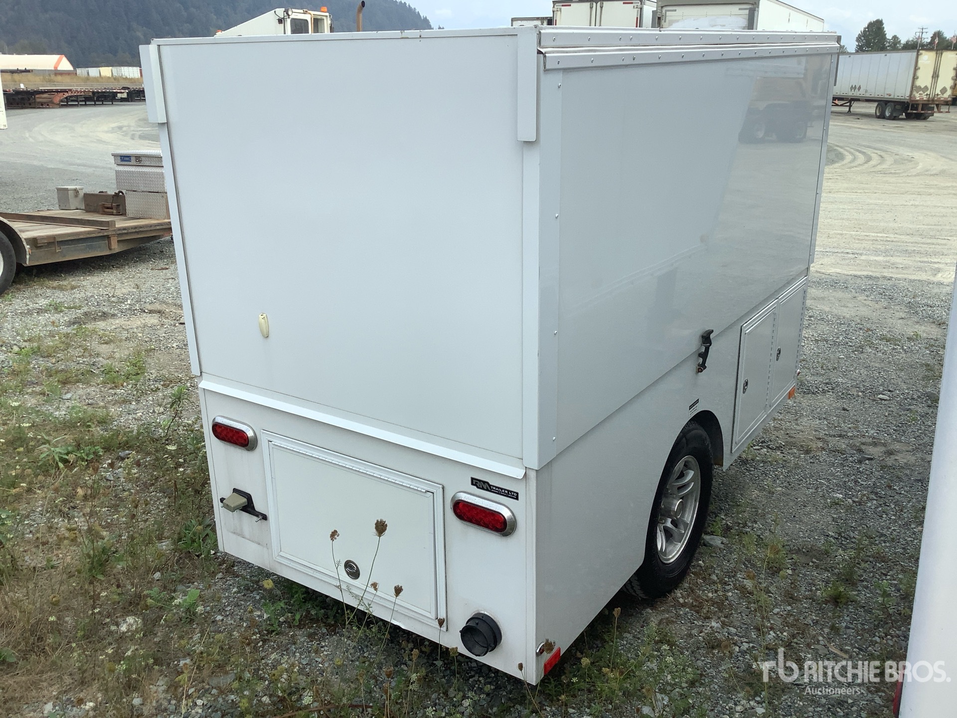 General Appearance with Picture, Right Rear Corner