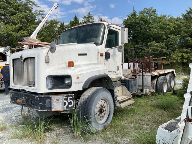 2006 International 5600i 8x4 Service Truck