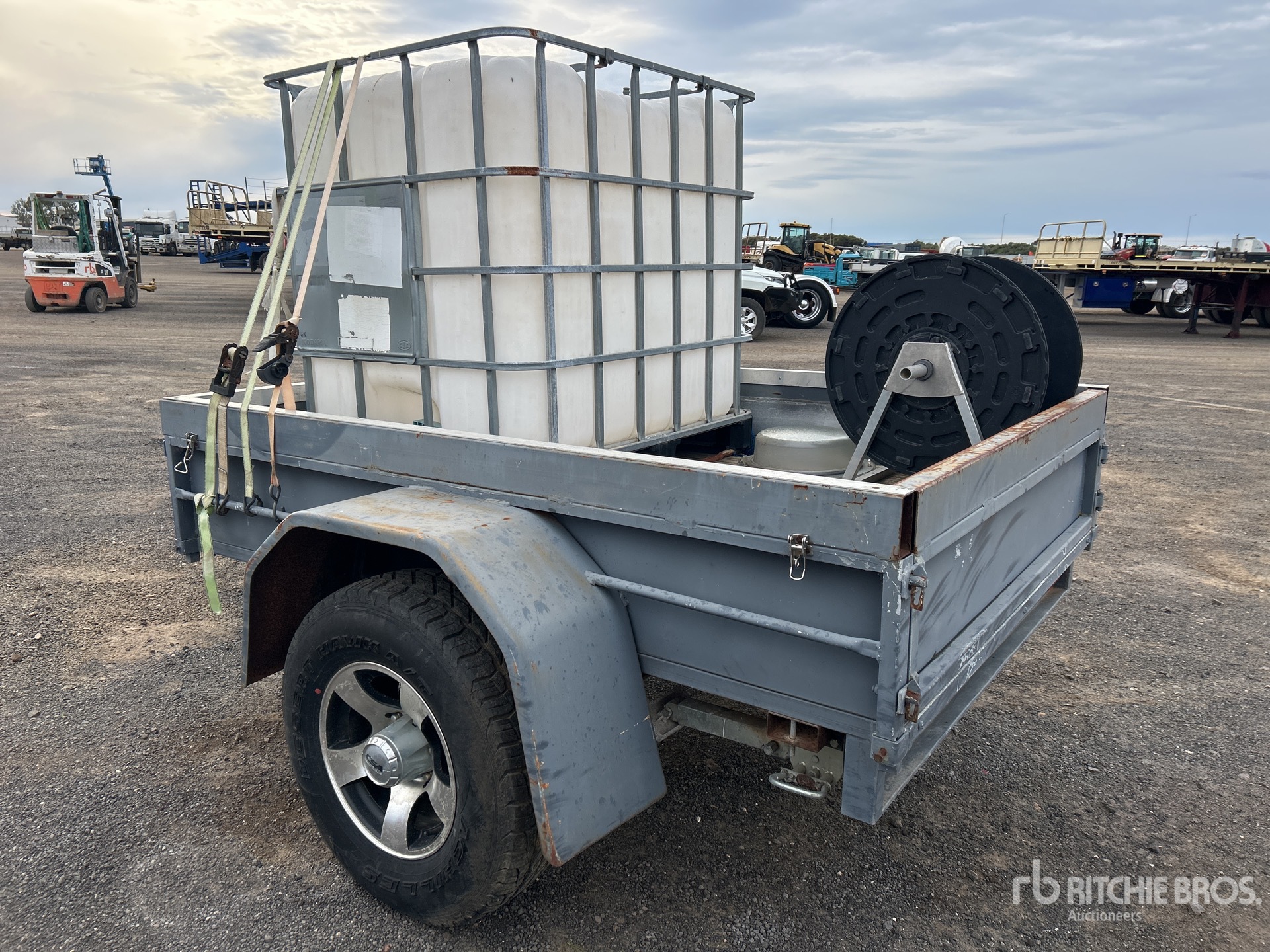 General Appearance with Picture, Right Rear Corner