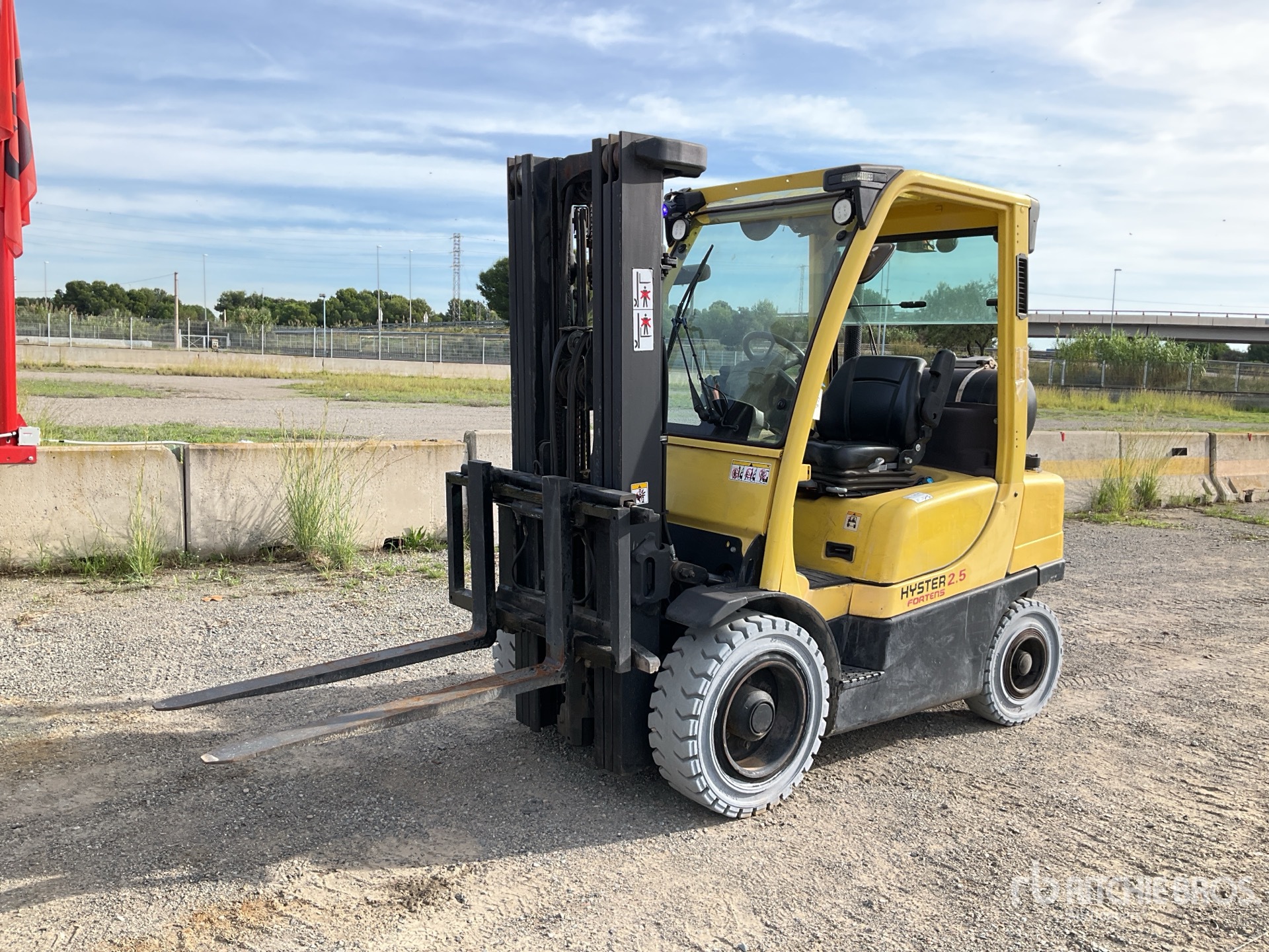 Aspect général with Image, coin avant gauche