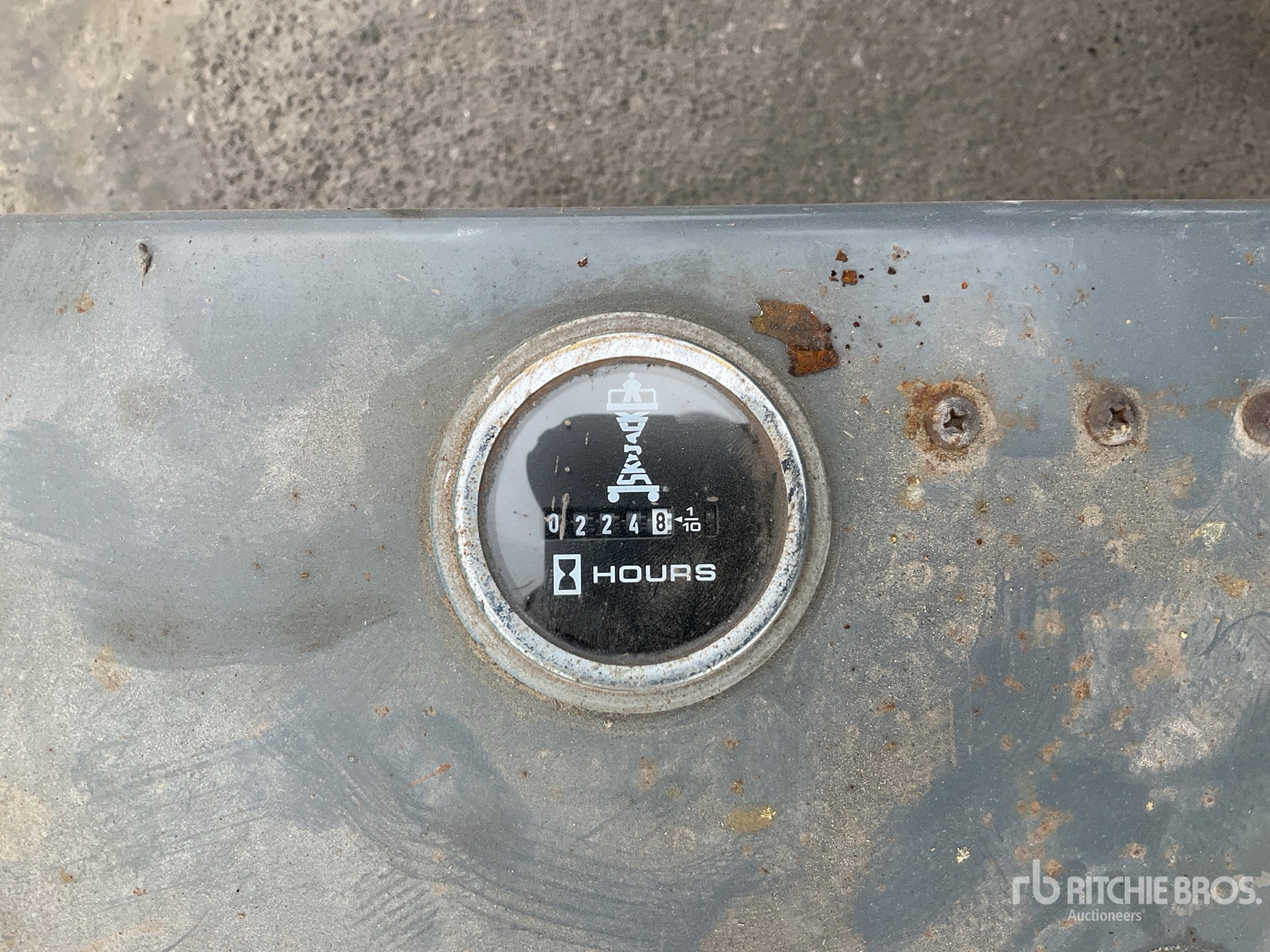General Appearance with Hour Meter / Odometer