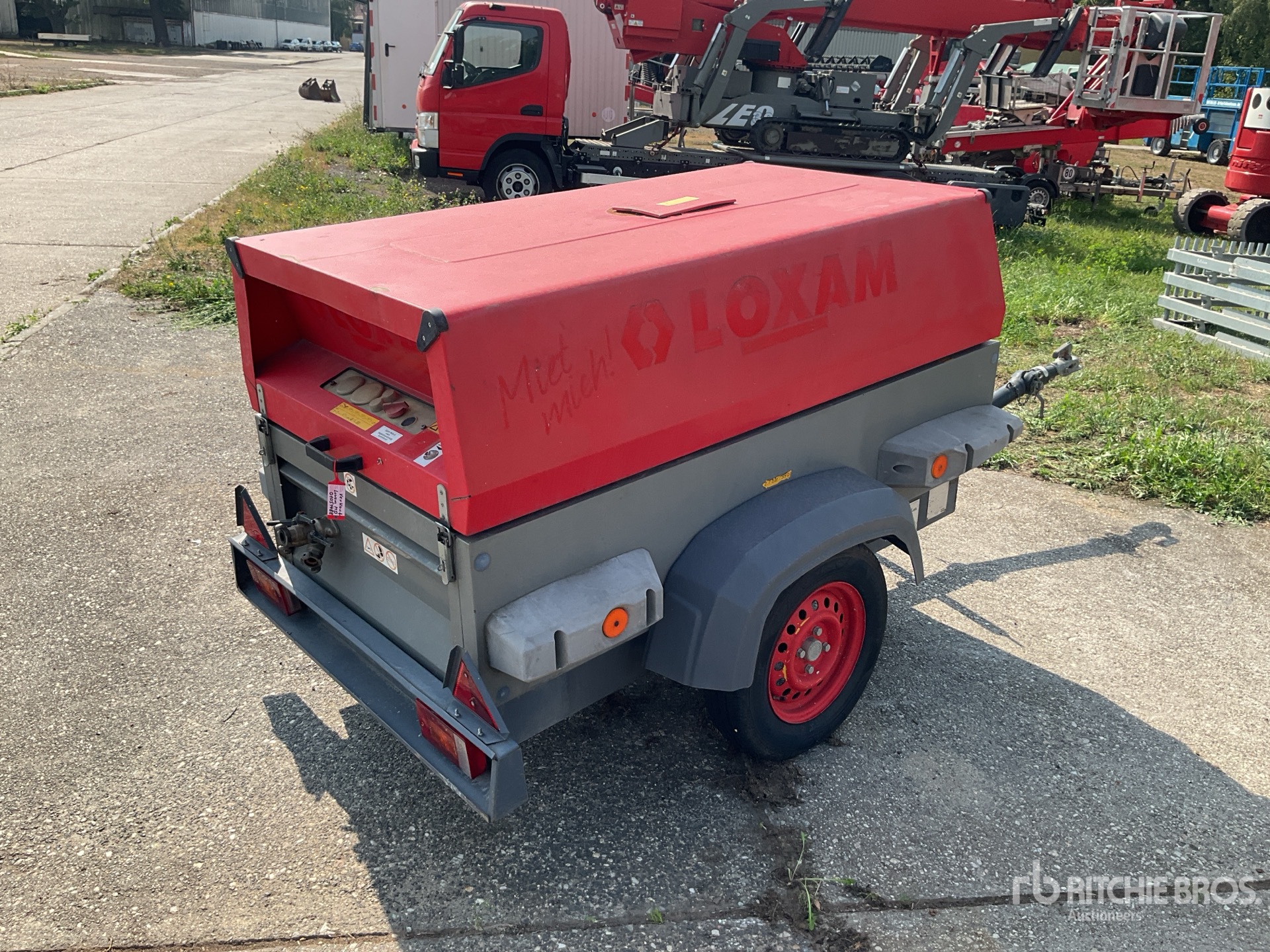 General Appearance with Picture, Right Rear Corner