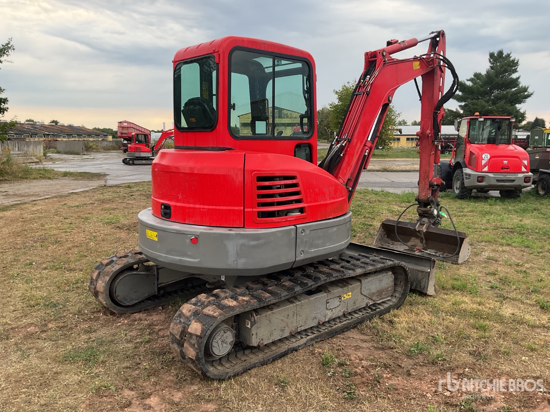 General Appearance with Picture, Right Rear Corner