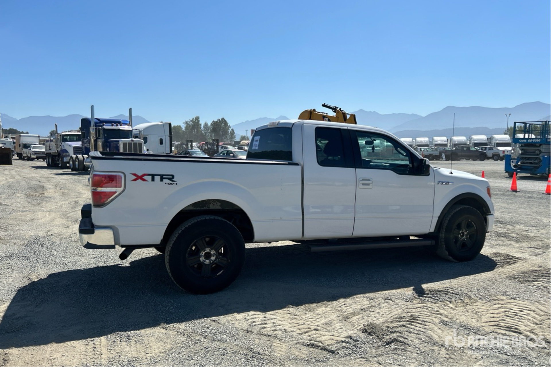 General Appearance with Picture, Right Rear Corner