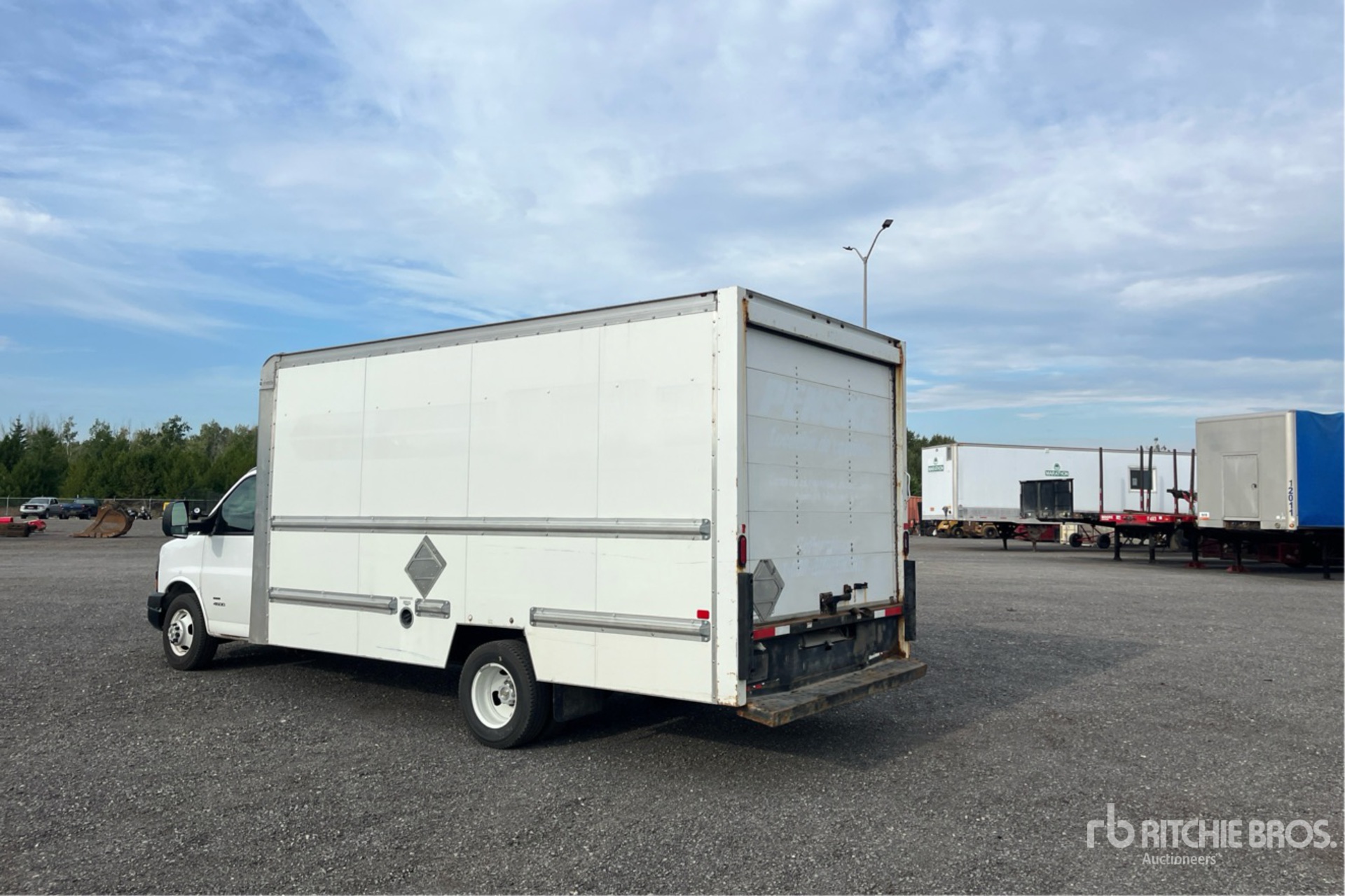 General Appearance with Picture, Left Rear Corner
