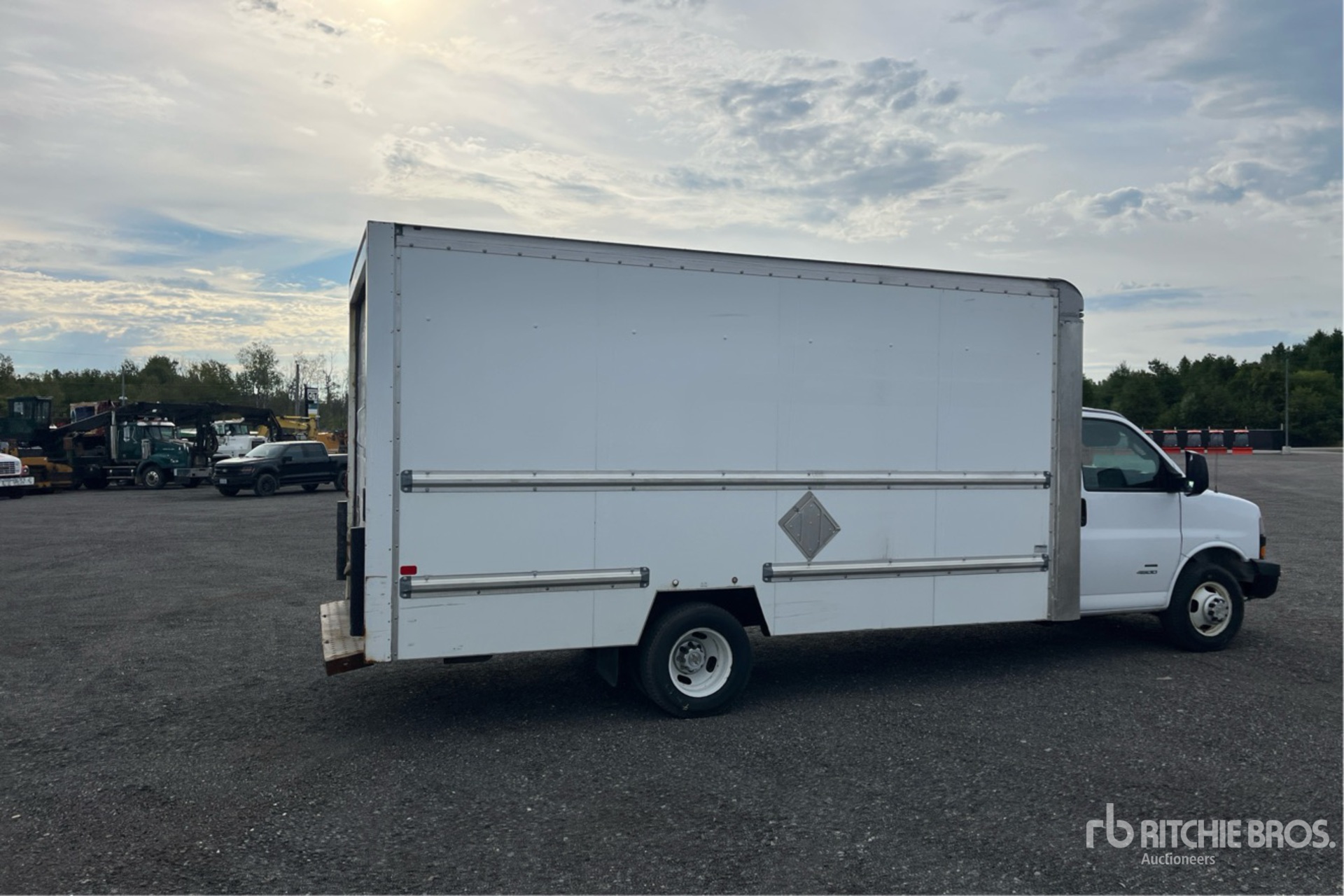 General Appearance with Picture, Right Rear Corner