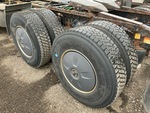 4 Underbody - Truck with 