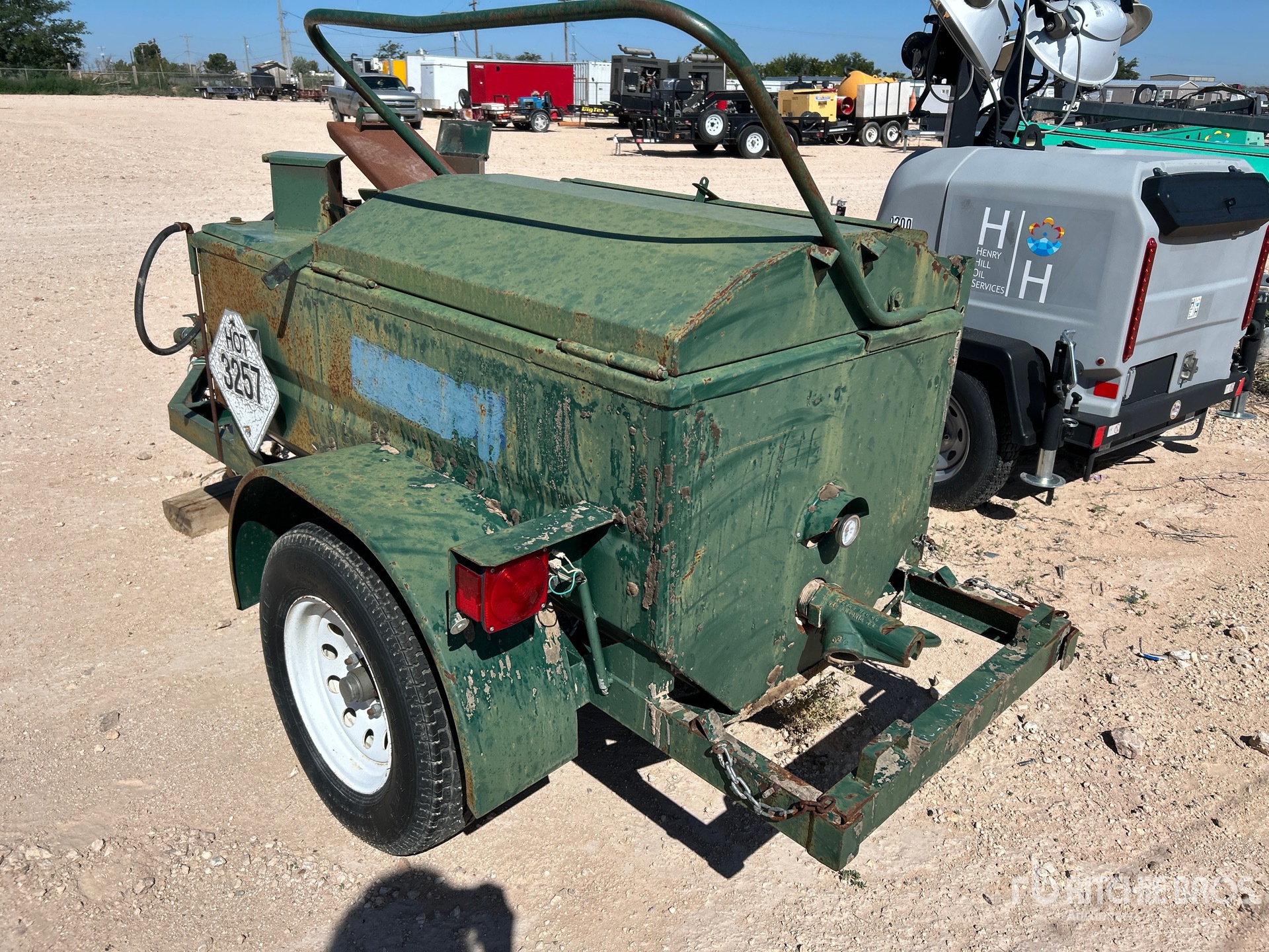 General Appearance with Picture, Left Rear Corner