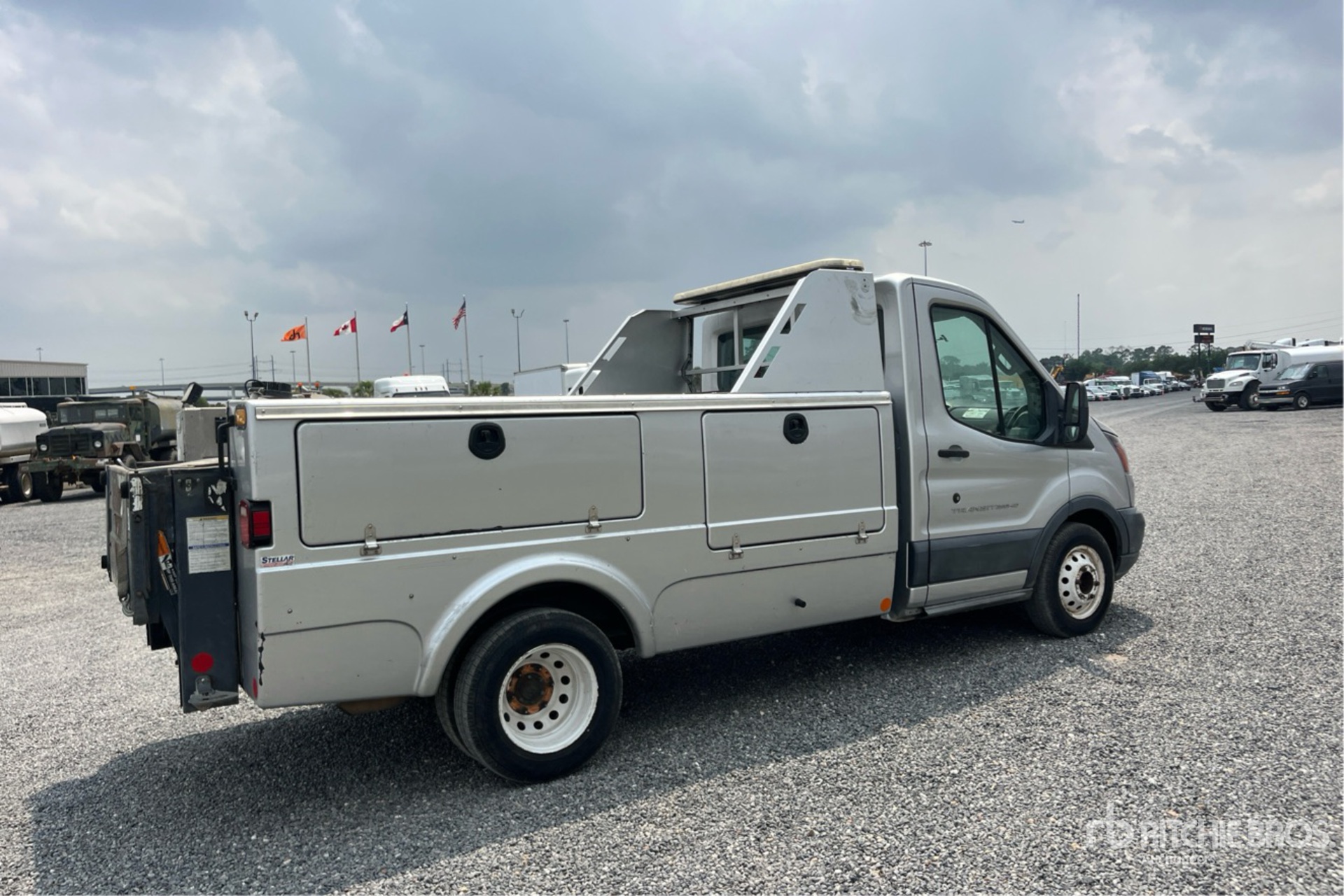 General Appearance with Picture, Right Rear Corner