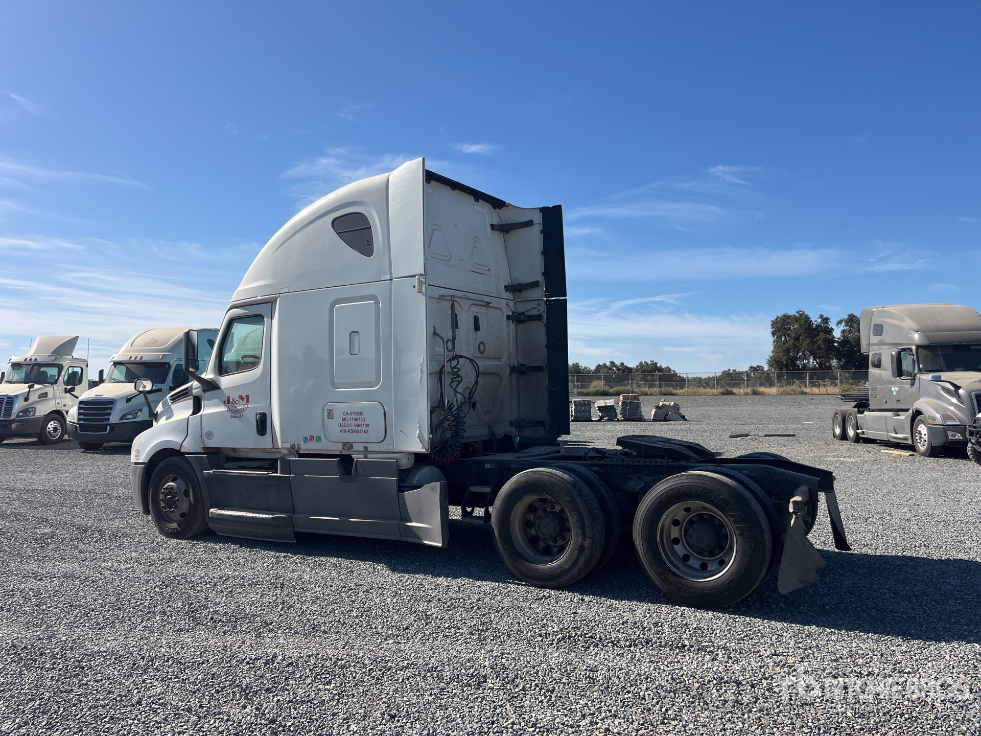 General Appearance with Picture, Left Rear Corner