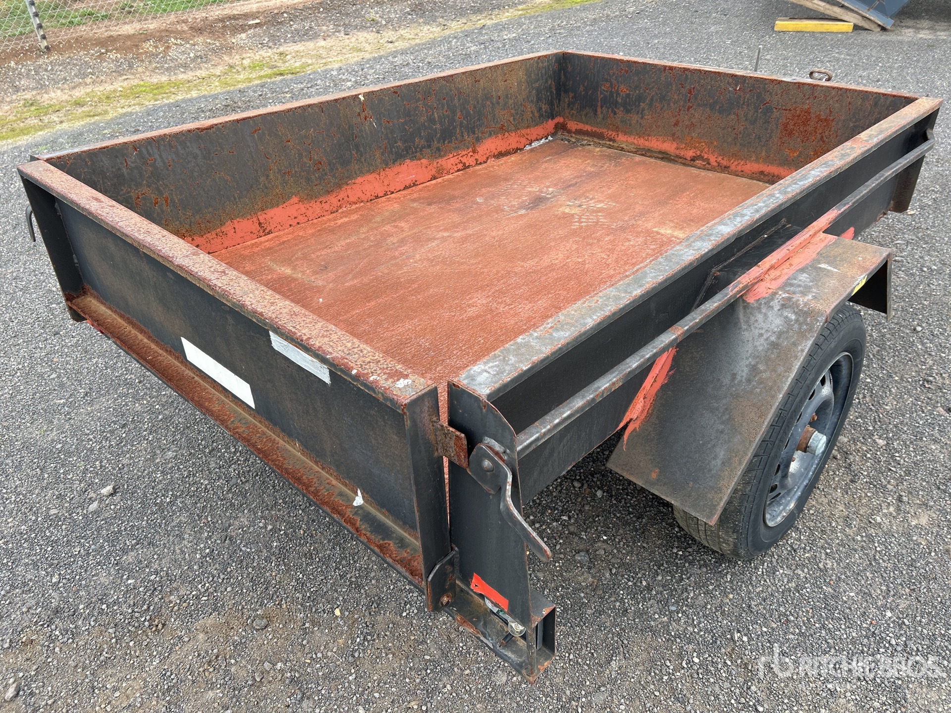 General Appearance with Picture, Left Rear Corner