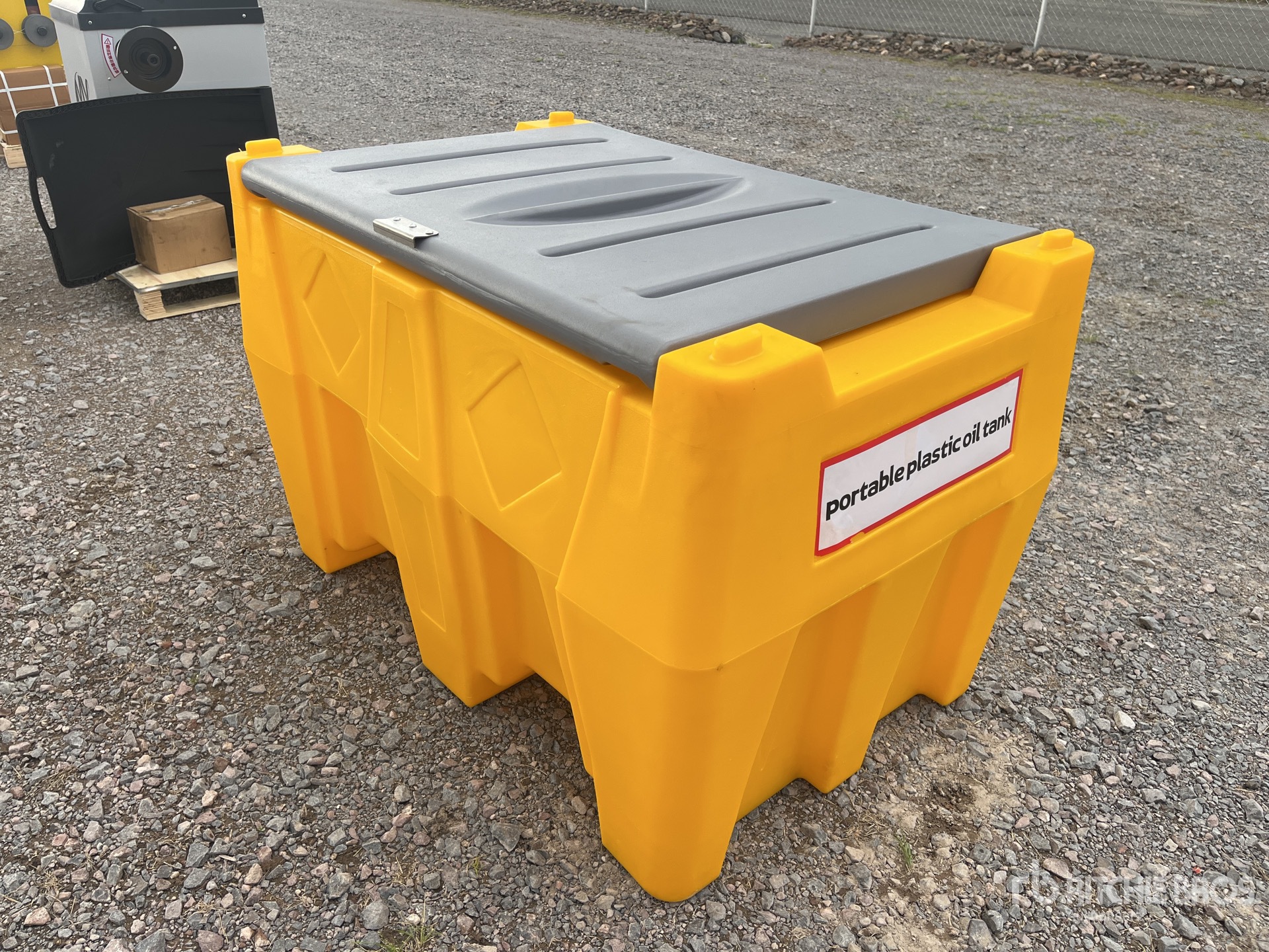 General Appearance with Bild, Ecke vorne rechts