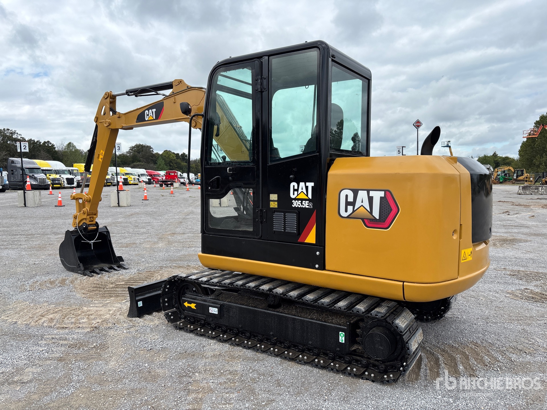 EXCAVADORA 2020 CATERPILLAR 3055E2