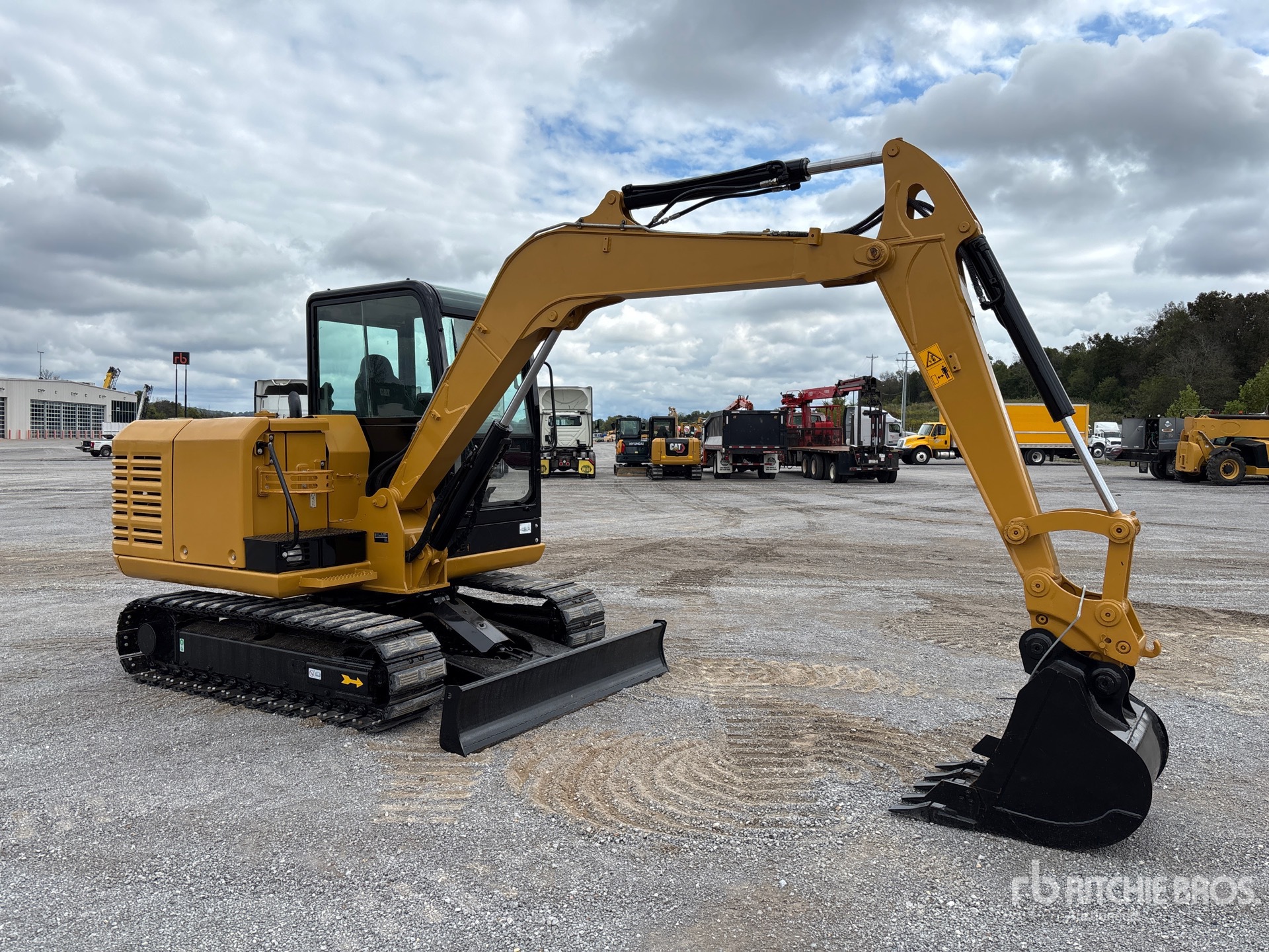 EXCAVADORA 2020 CATERPILLAR 3055E2