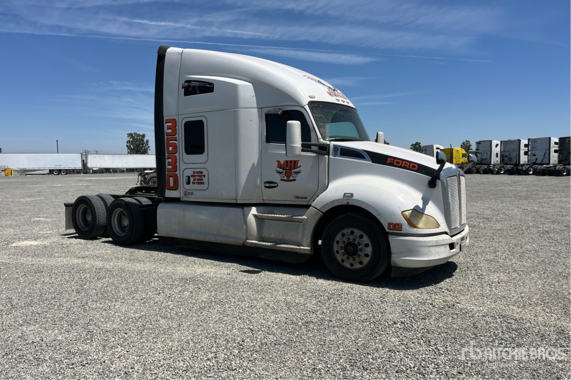 General Appearance with Picture, Right Front Corner