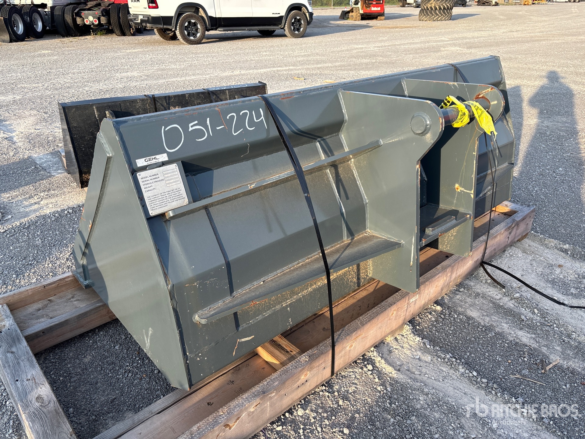 General Appearance with Picture, Left Rear Corner