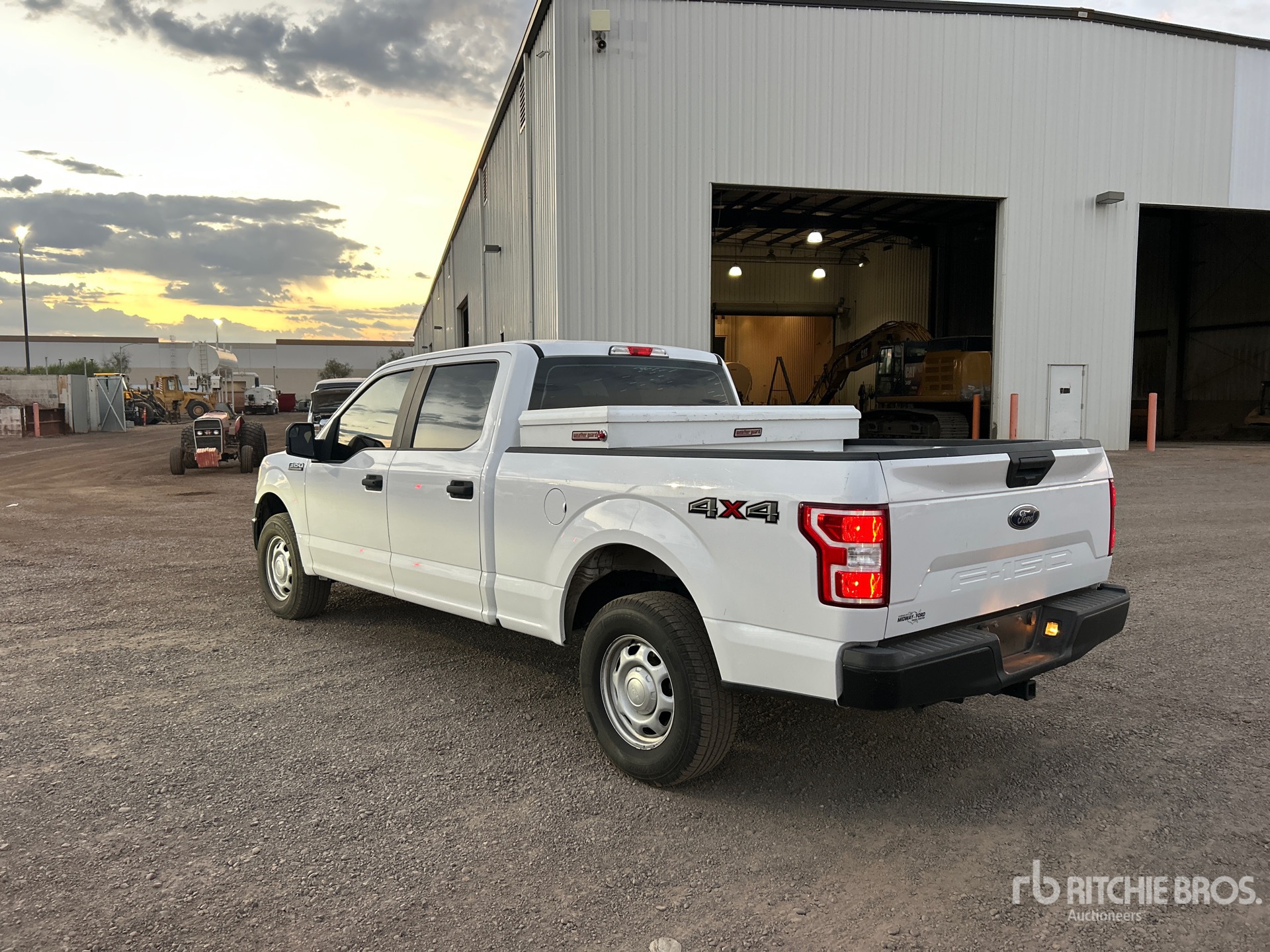 General Appearance with Picture, Left Rear Corner