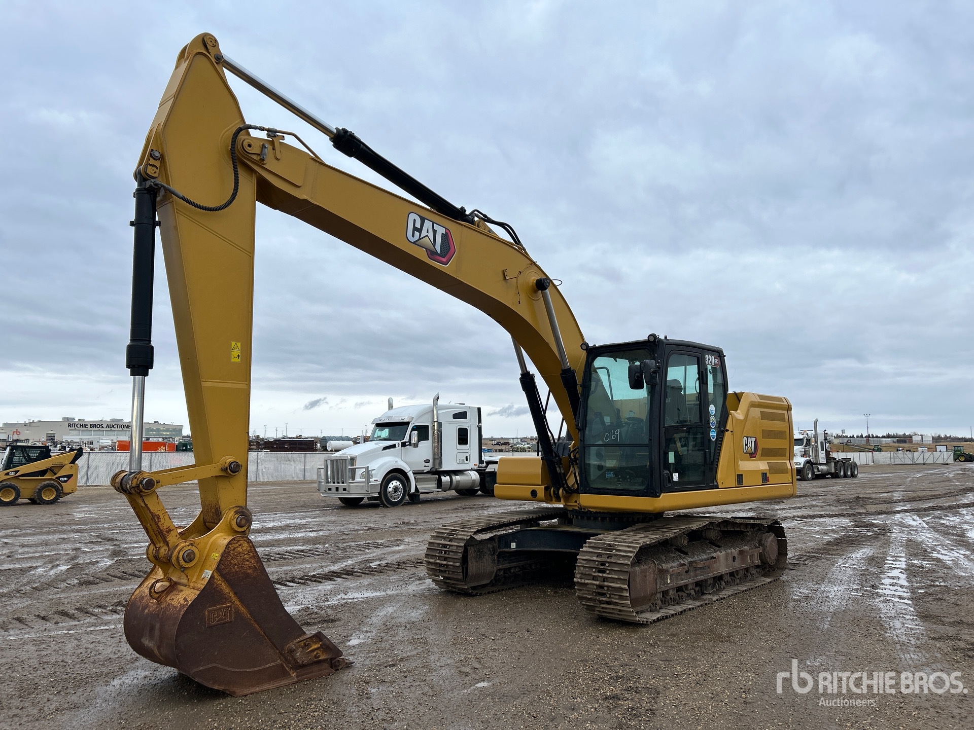 General Appearance with Picture, Left Front Corner