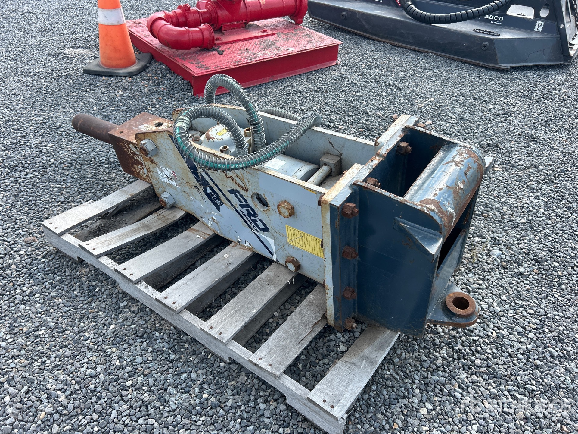 General Appearance with Picture, Left Rear Corner