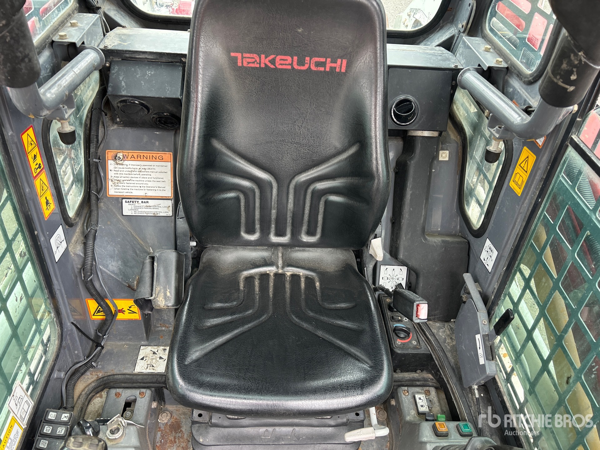 MINI CARGADOR SOBRE ORUGAS 2018 TAKEUCHI TL8CW