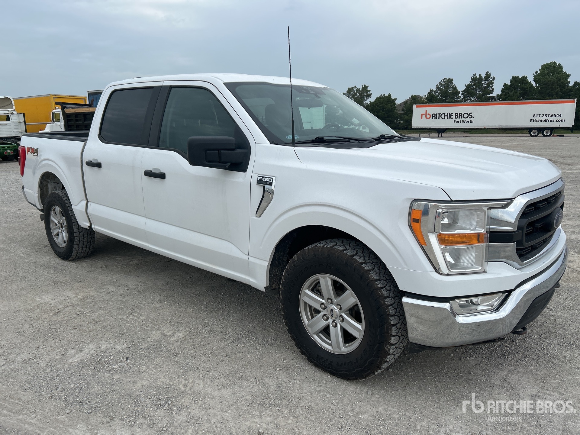 General Appearance with Picture, Right Front Corner