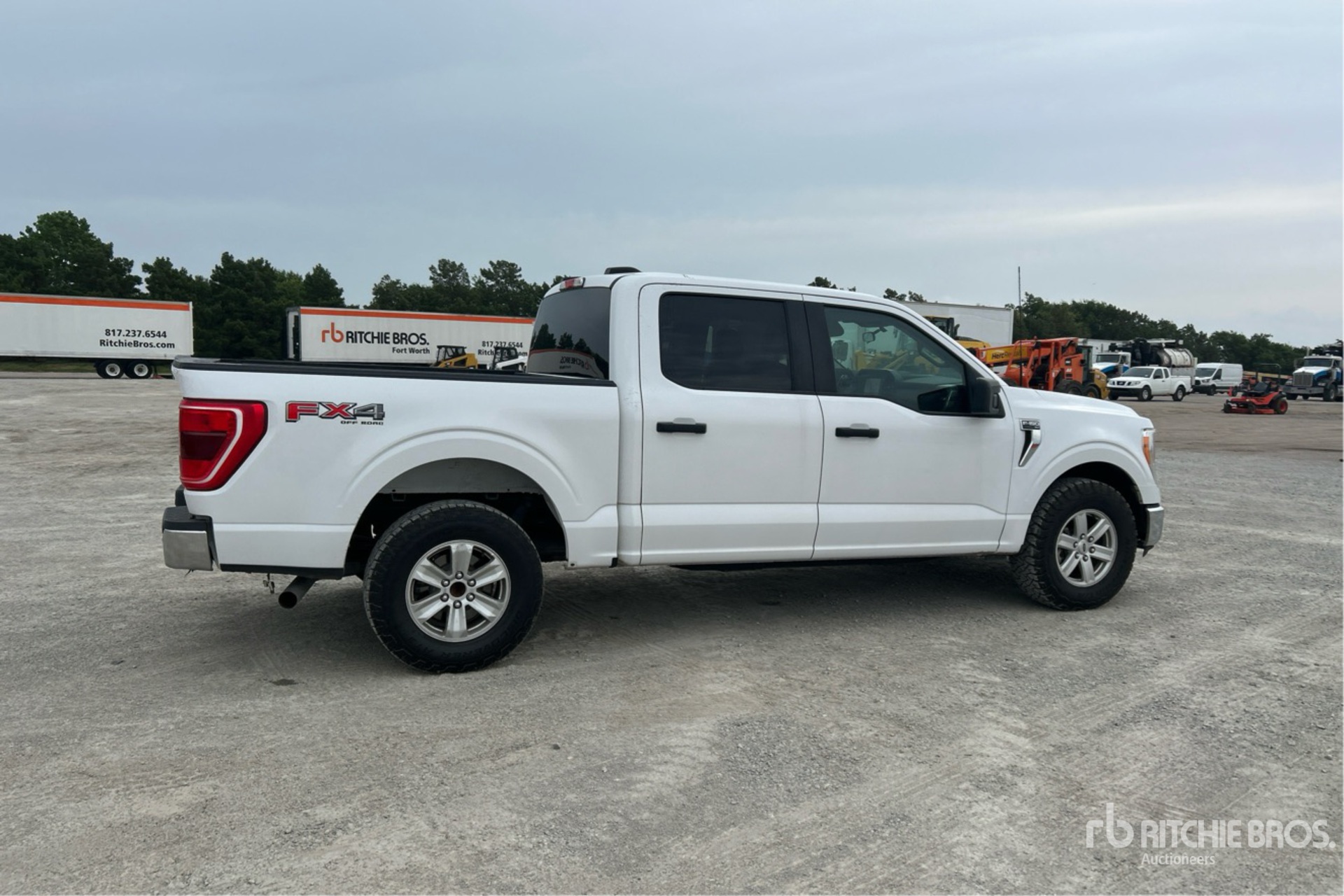 General Appearance with Picture, Right Rear Corner