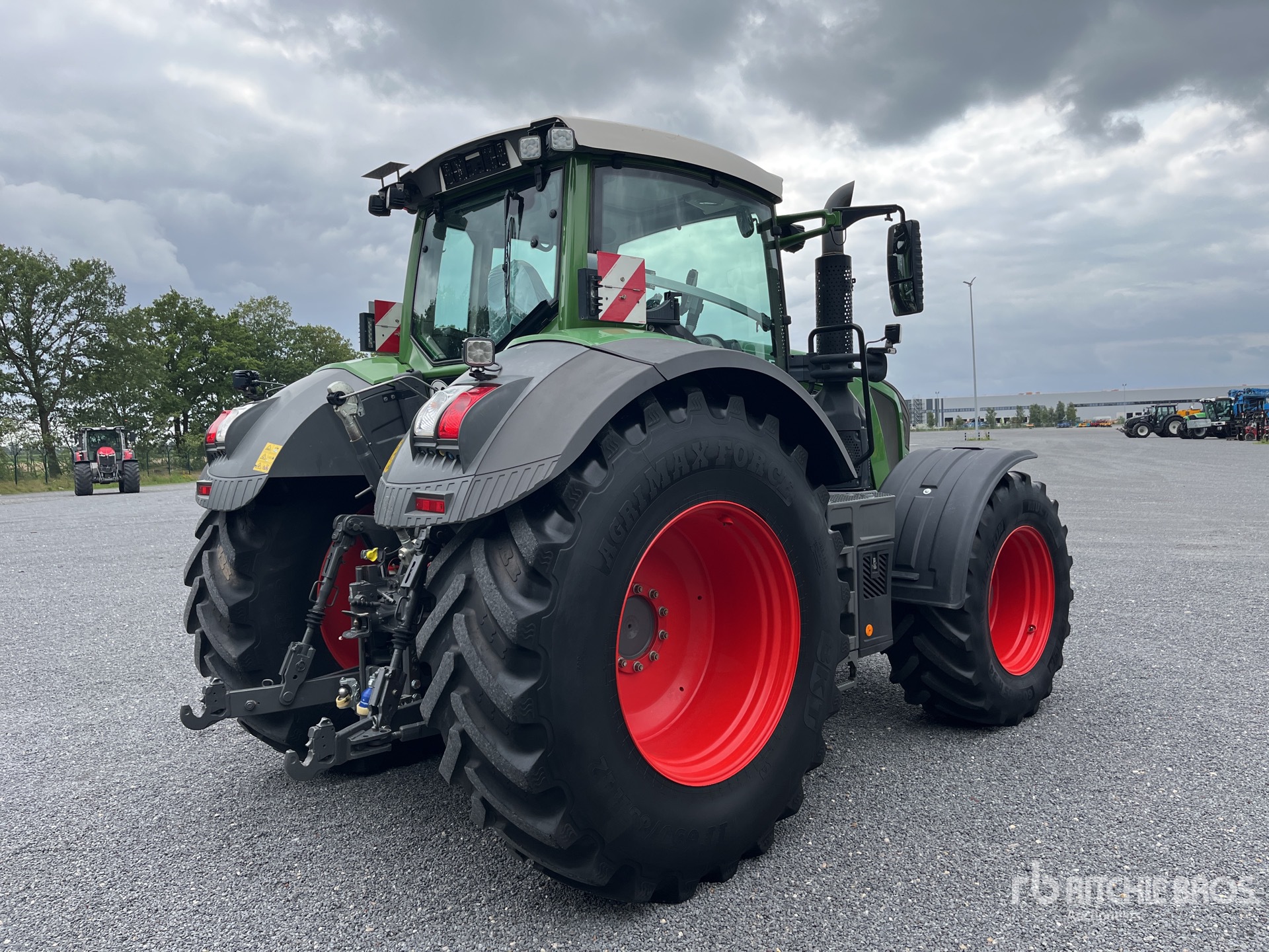 General Appearance with Picture, Right Rear Corner