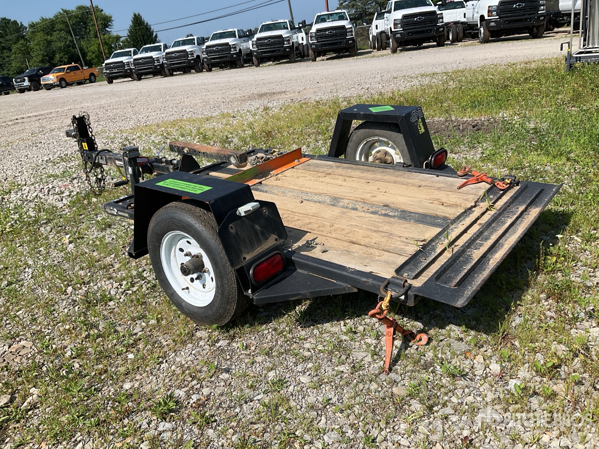 General Appearance with Picture, Left Rear Corner