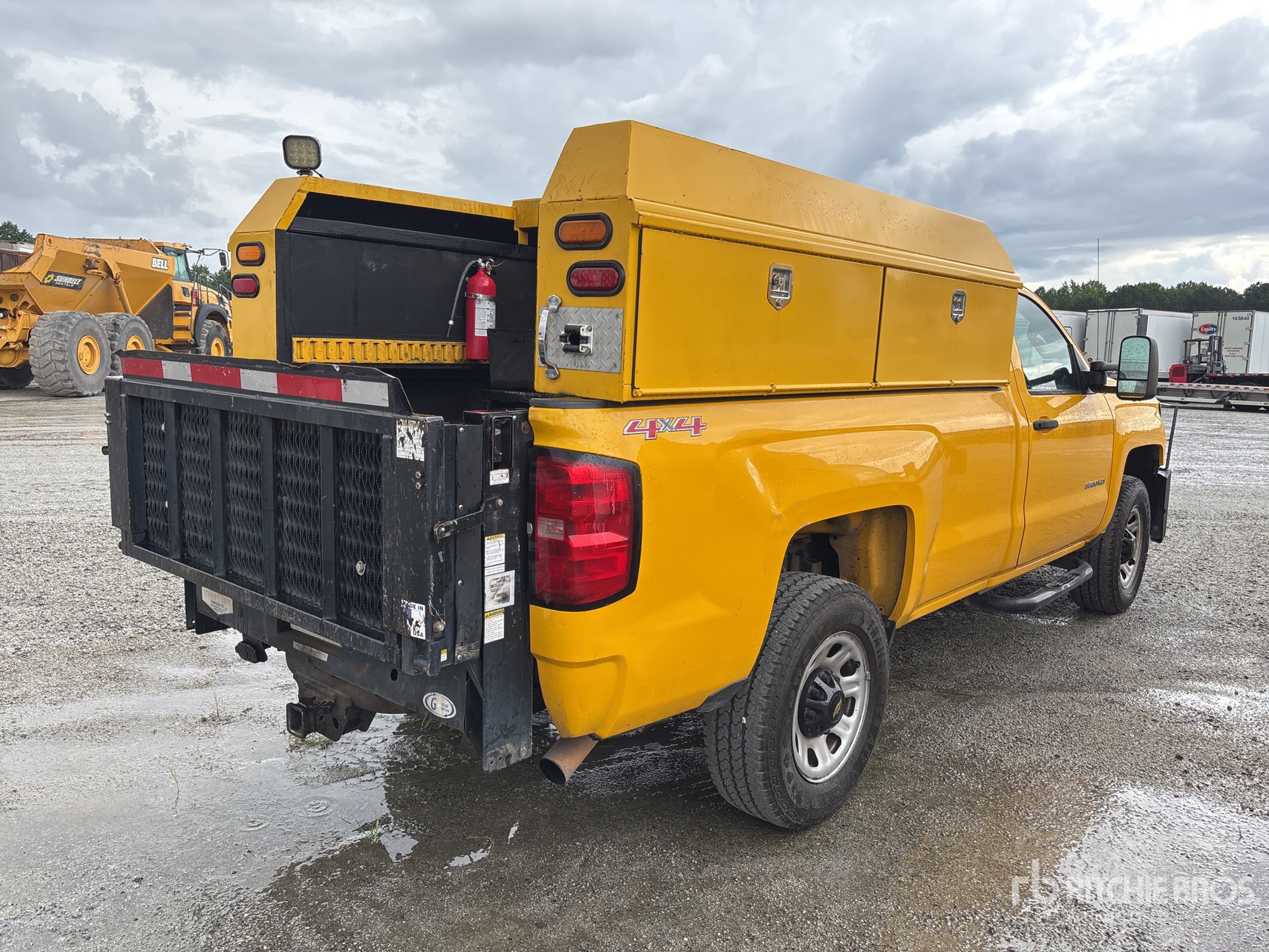General Appearance with Picture, Right Rear Corner