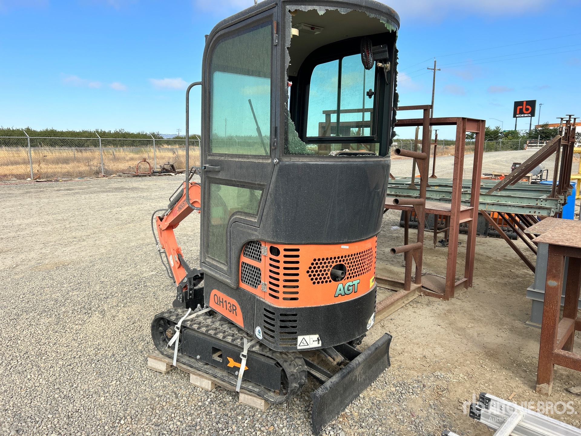 General Appearance with Picture, Left Rear Corner