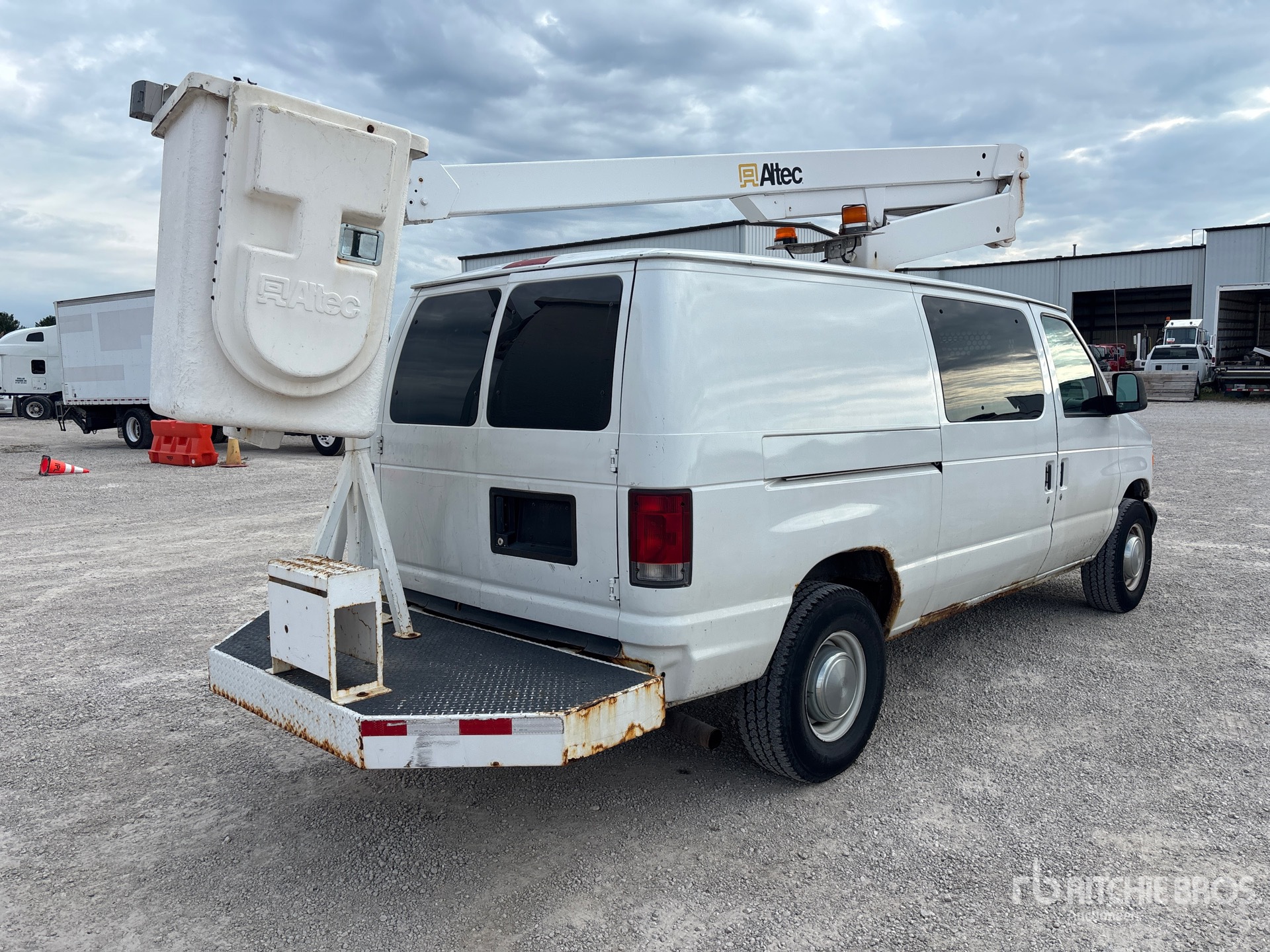 General Appearance with Picture, Right Rear Corner