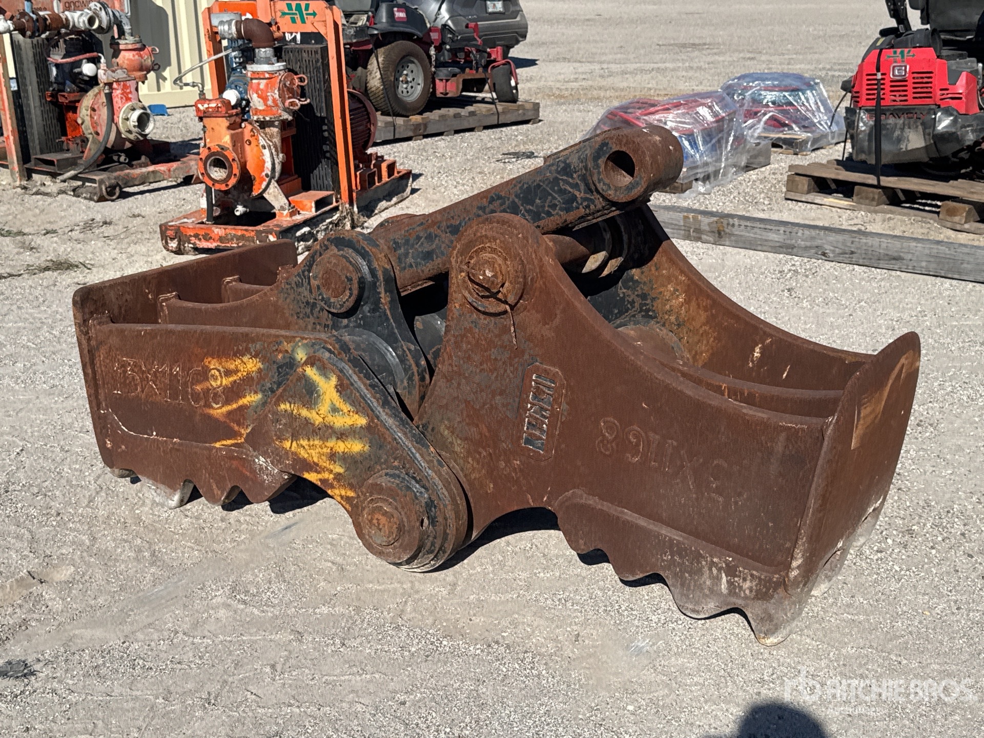 General Appearance with Picture, Right Front Corner