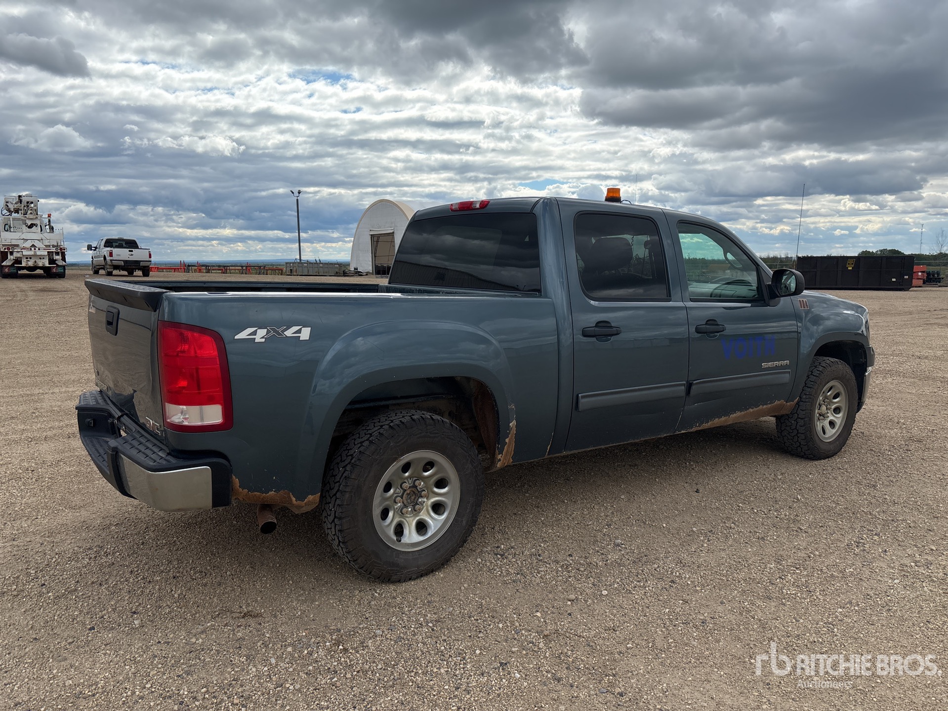 General Appearance with Picture, Right Rear Corner