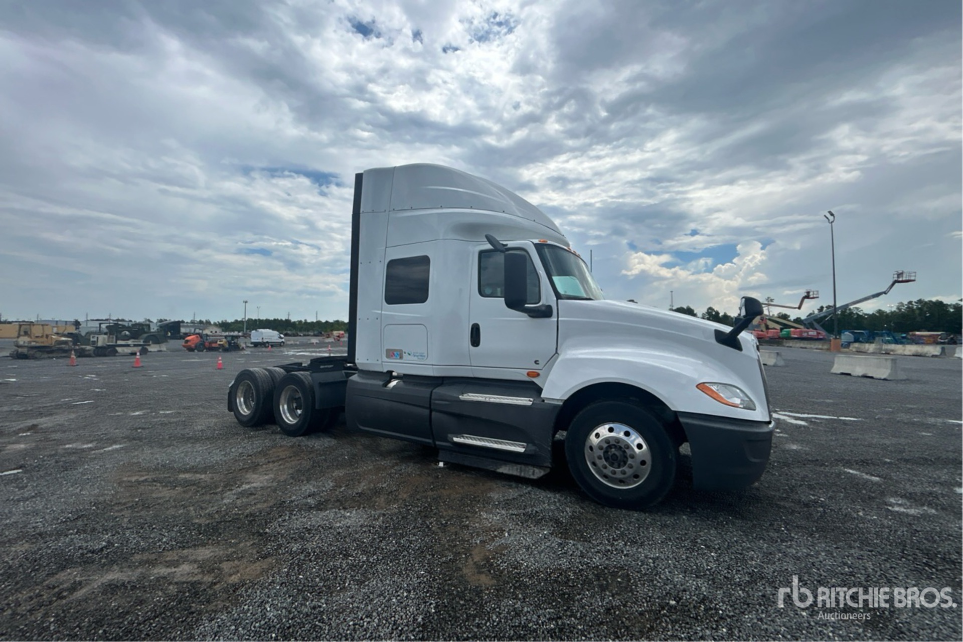 General Appearance with Picture, Right Front Corner