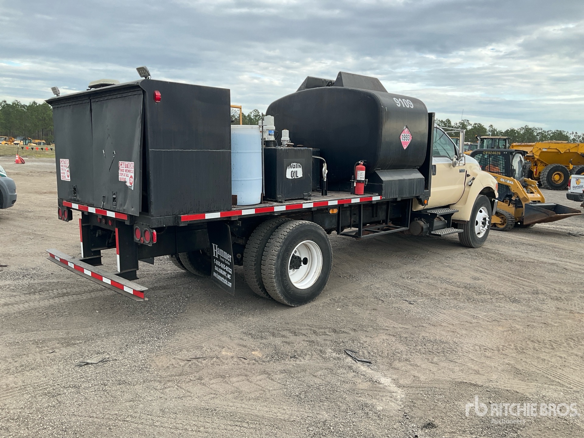 Aspect général with Image, coin arrière droit