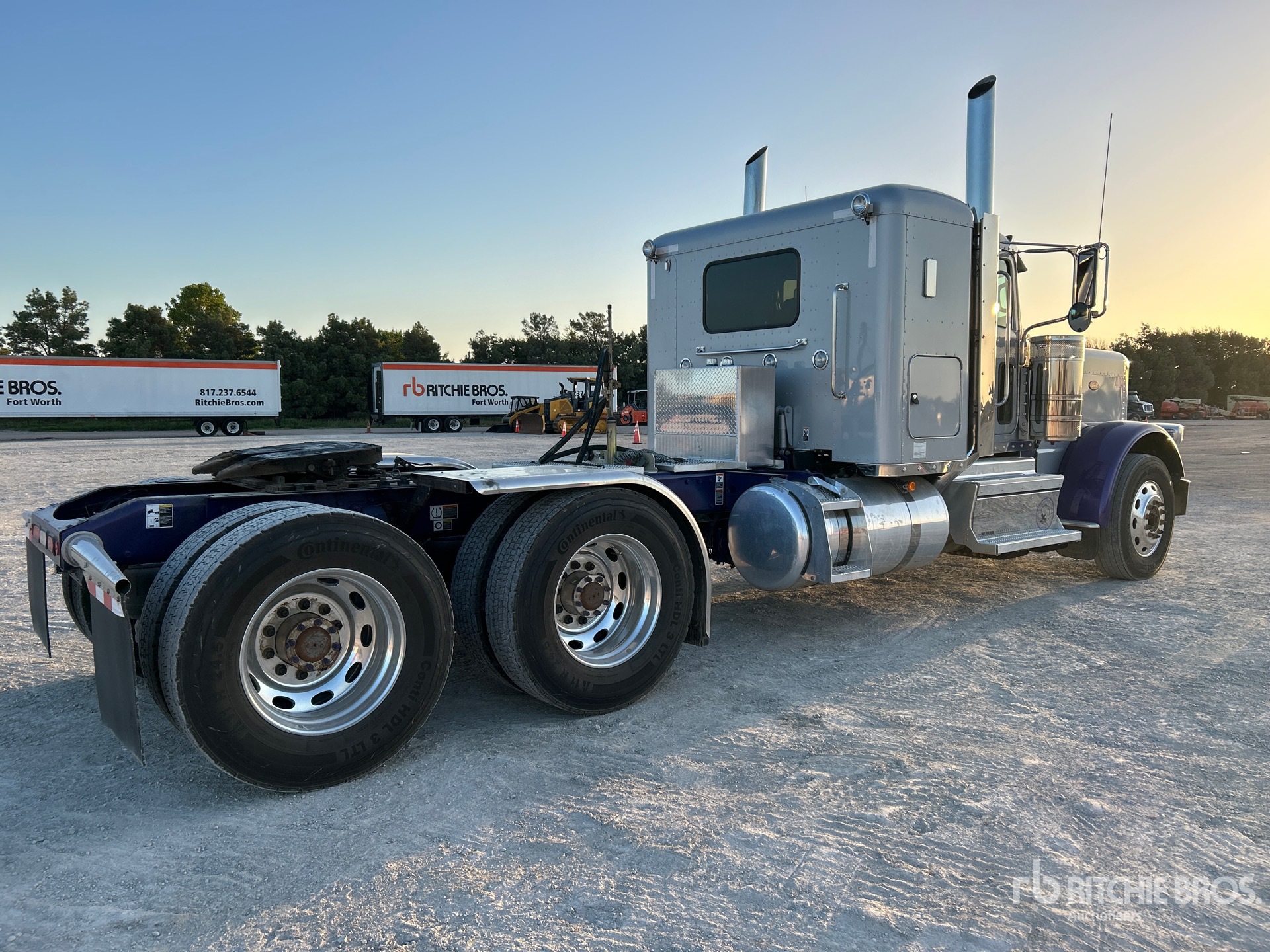 General Appearance with Bild, Ecke hinten rechts