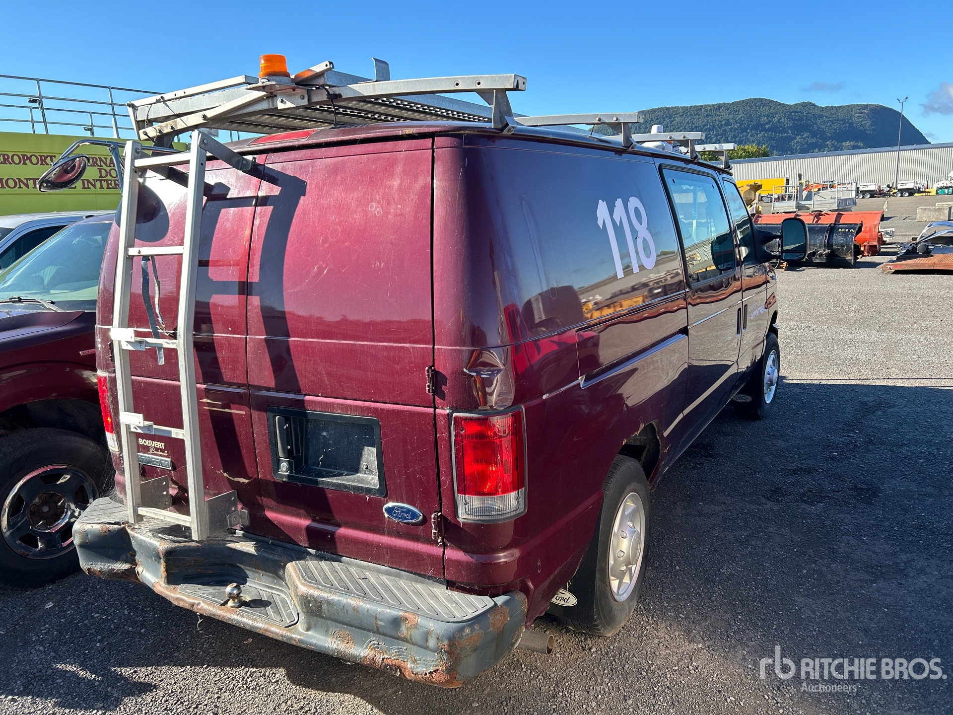 General Appearance with Picture, Right Rear Corner