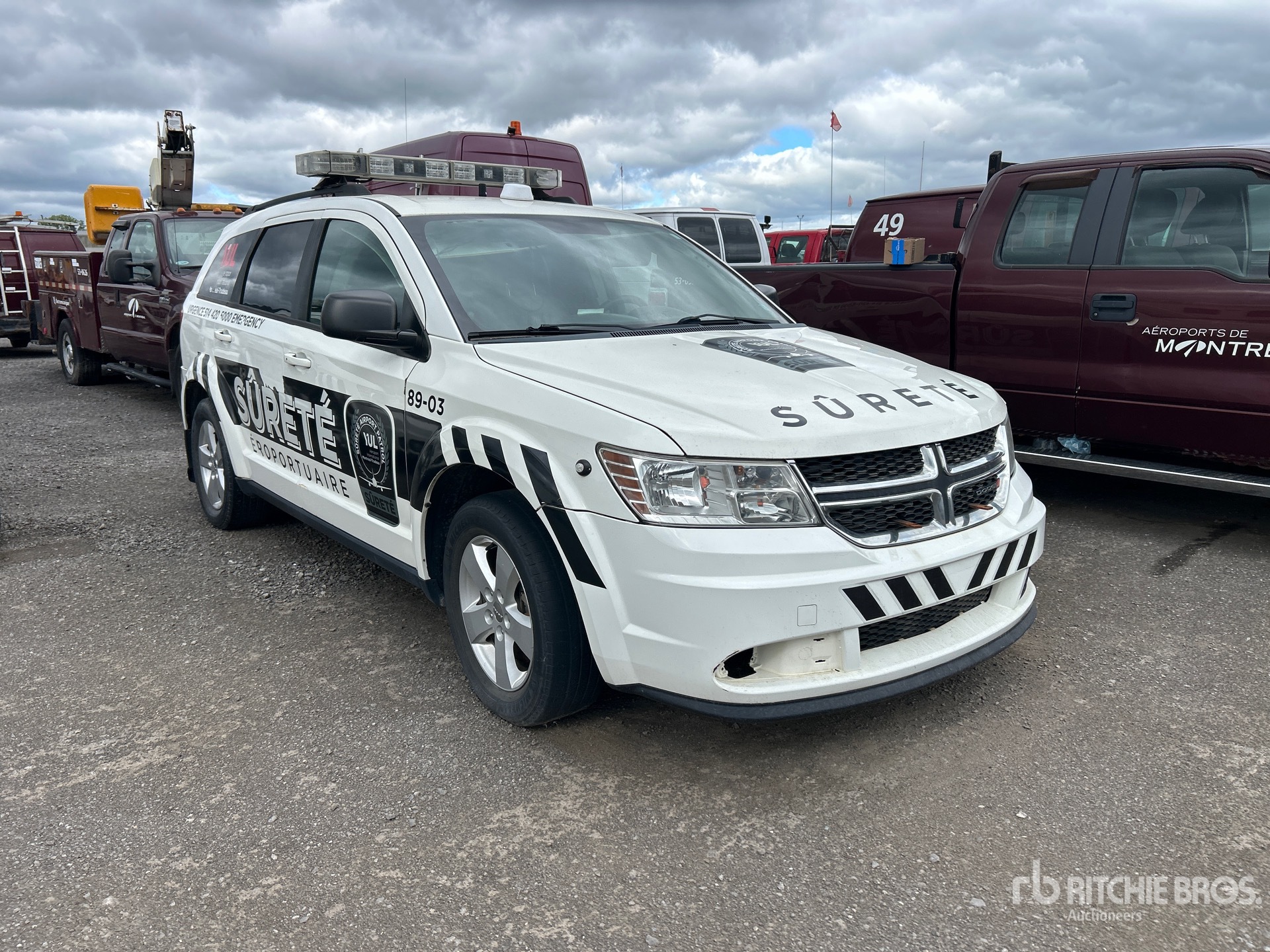 General Appearance with Picture, Right Front Corner
