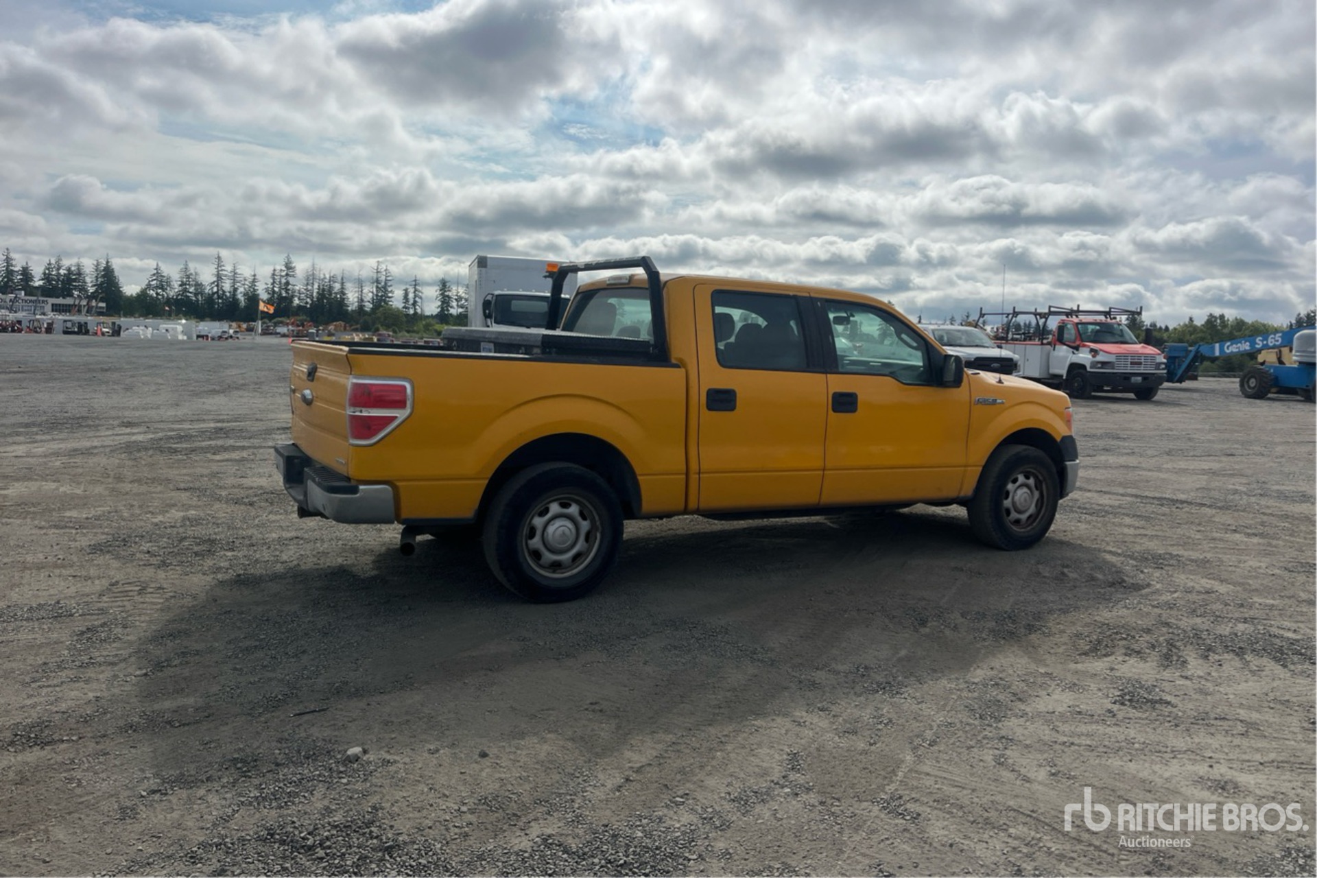 General Appearance with Picture, Right Rear Corner